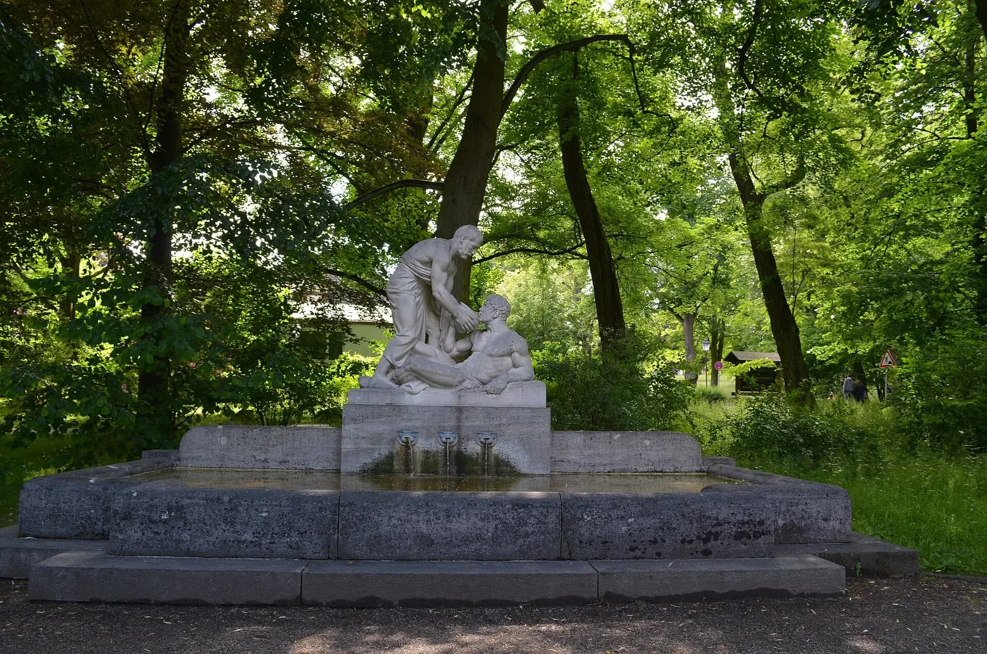 Samariterbrunnen im Kurpark in Bad Homburg
