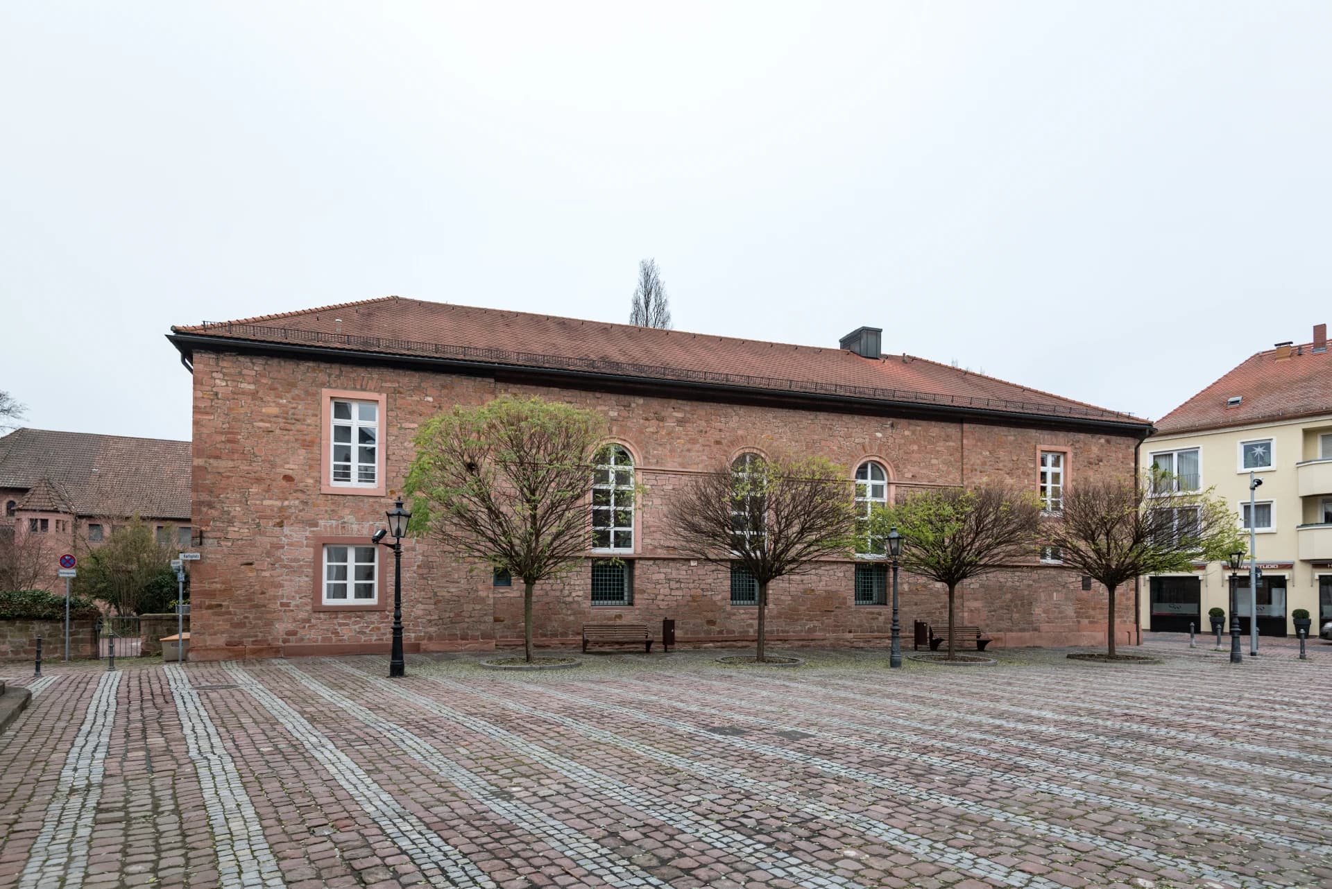 Historischer Sandsteinbau in der Pfaffengasse in Aschaffenburg
