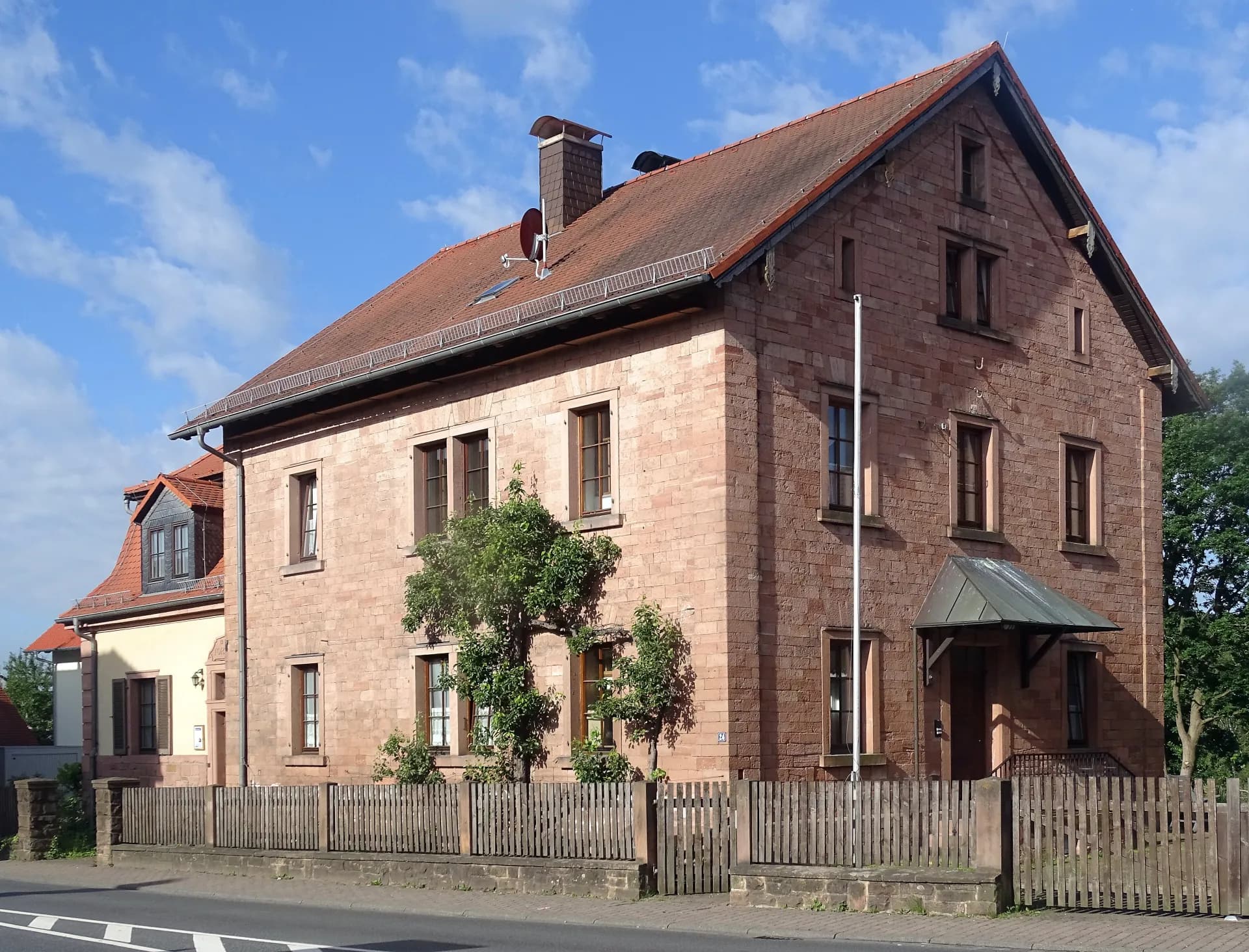 Sandsteinhaus an der Aschaffenburger Straße in Schöllkrippen