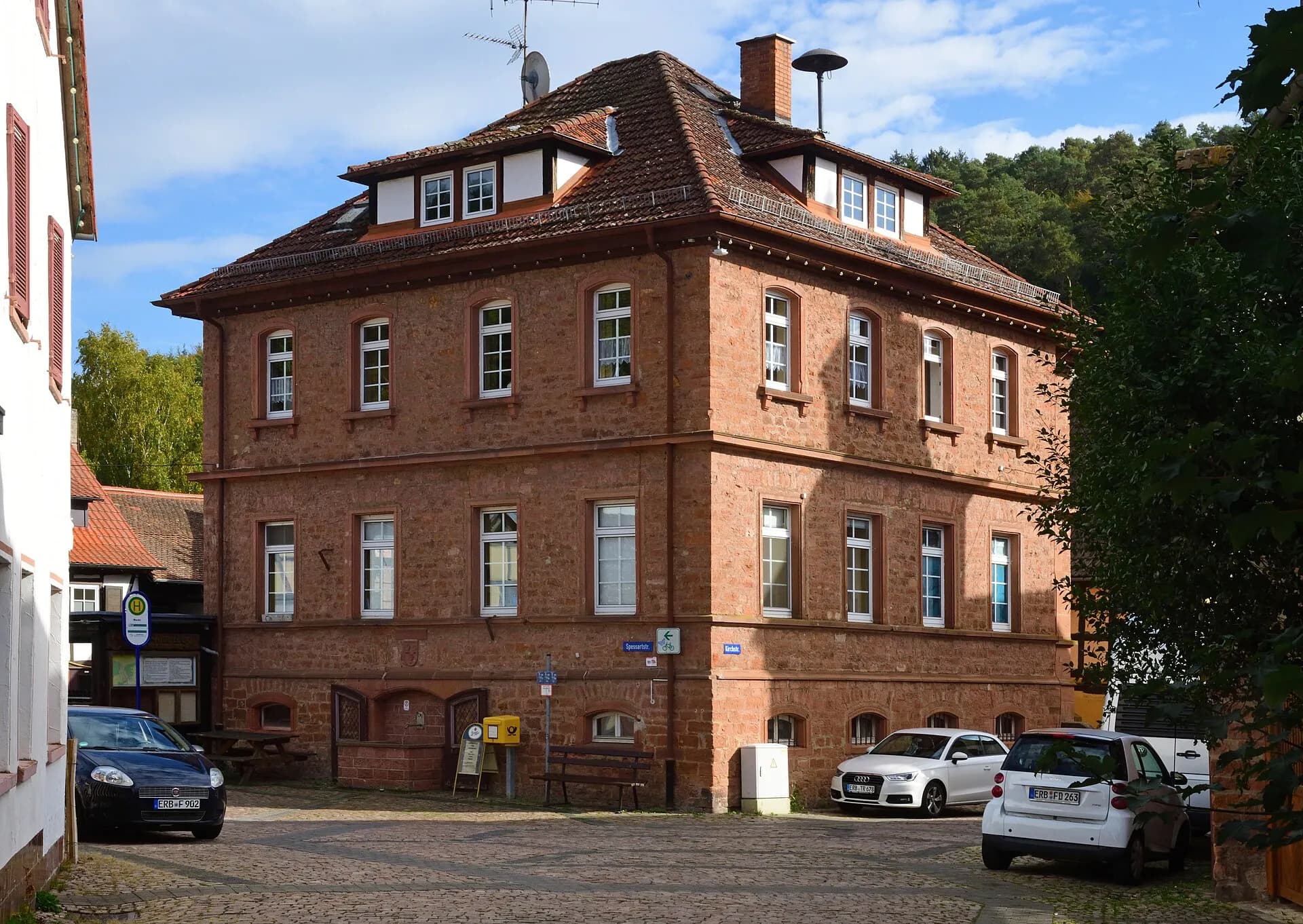 Sandsteinhaus in der Kirchstraße in Wald-Amorbach in Breuberg