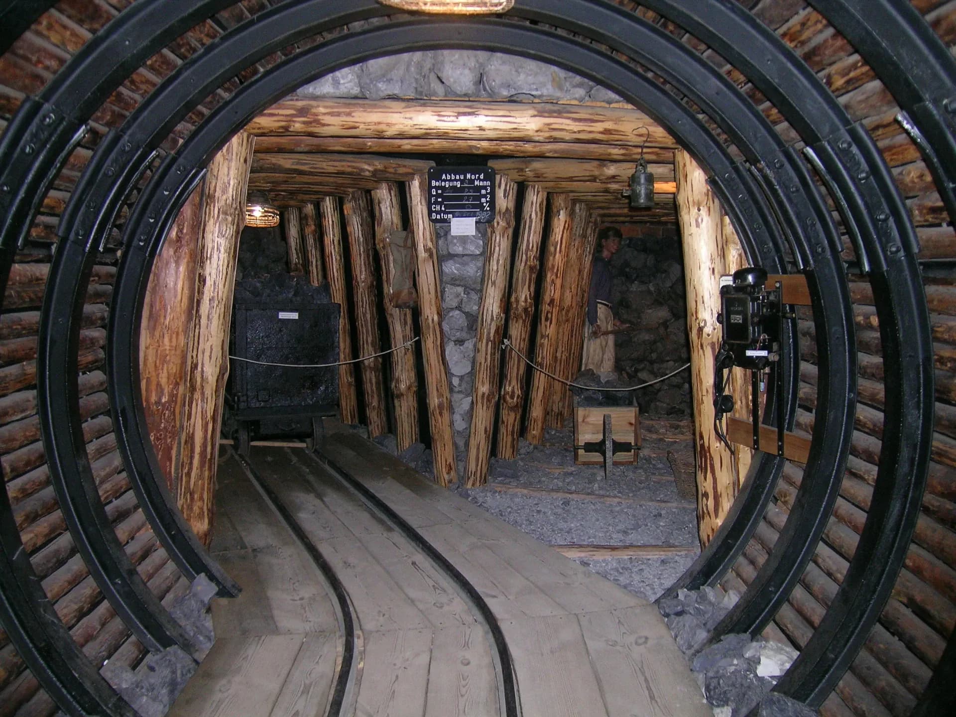 Schaustollen im Weinbau- und Heimatmuseum zum Tonbergwerk in Klingenberg am Main