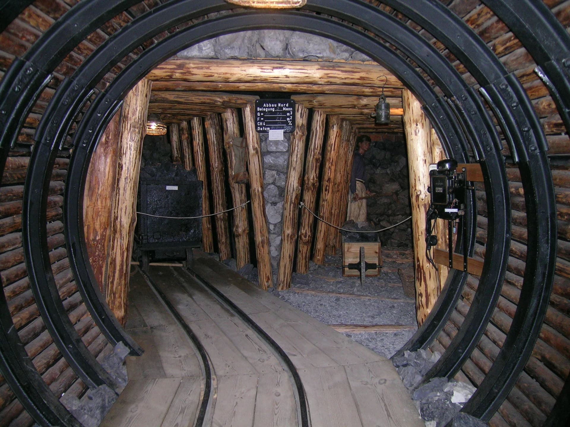 Schaustollen im Weinbau- und Heimatmuseum zum Tonbergwerk in Klingenberg am Main