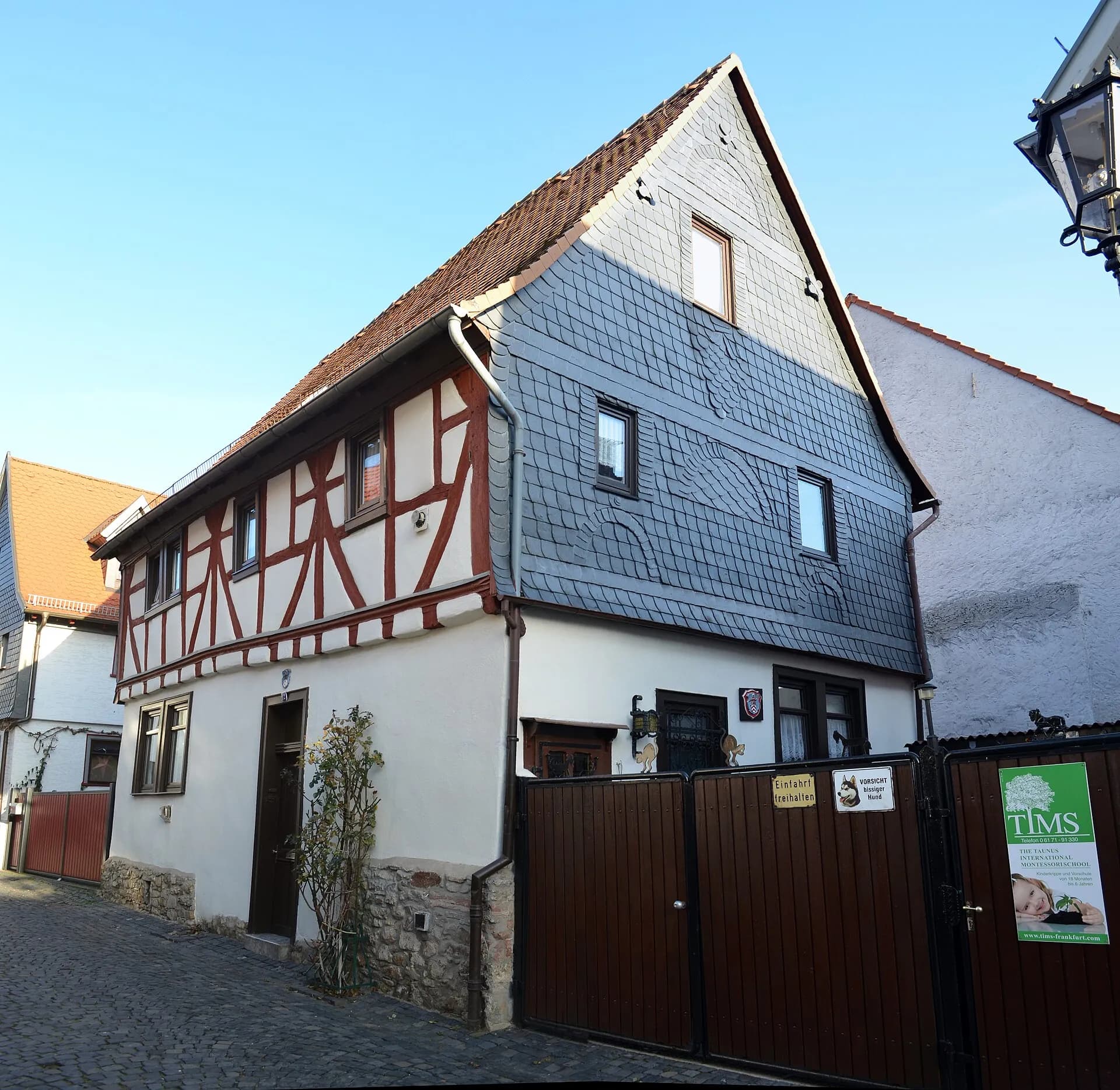 Schieferverkleidetes Haus in der Bleichstraße 12 in Oberursel (Taunus)
