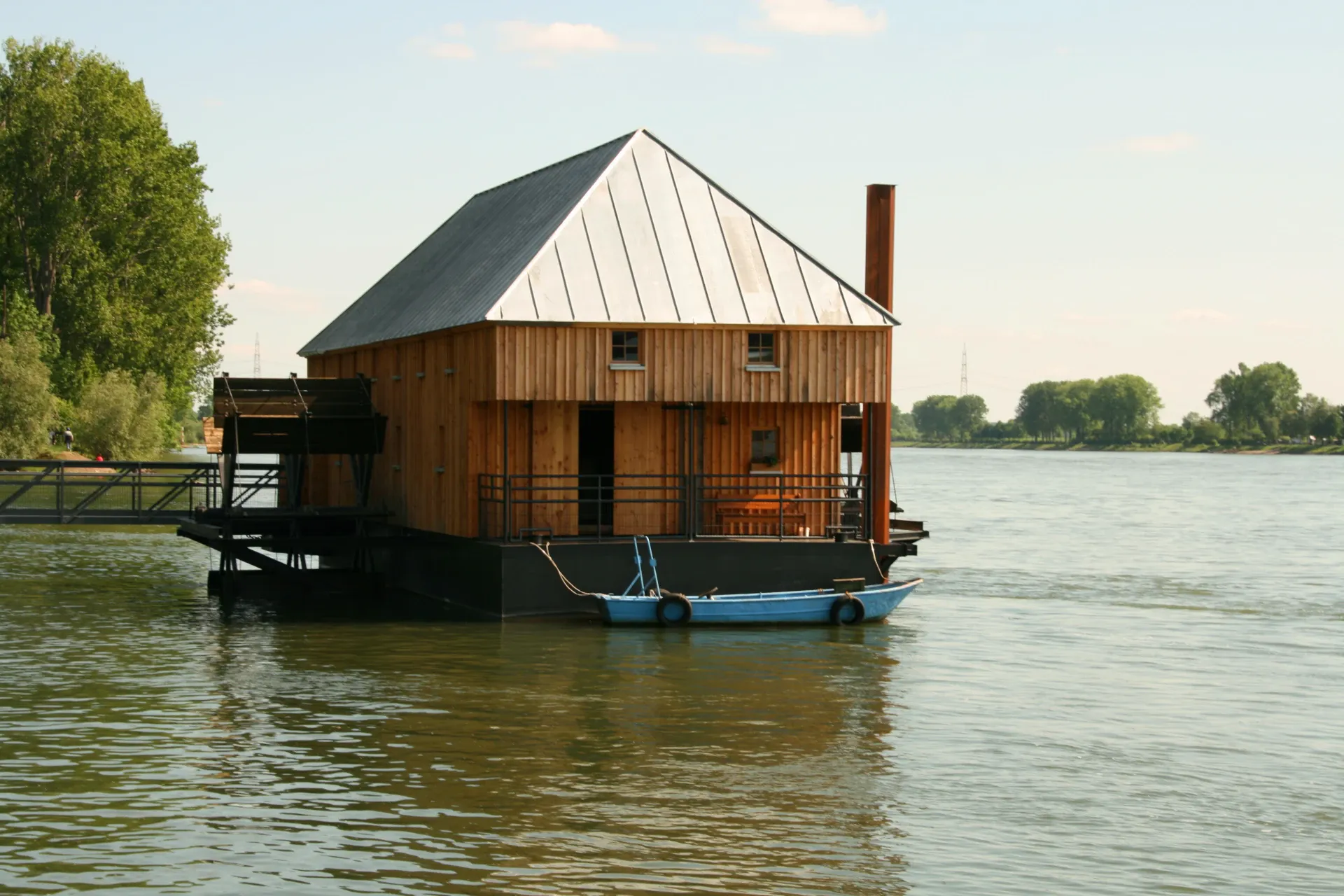 Ginsheimer Schiffsmühle im Altrhein von Ginsheim-Gustavsburg