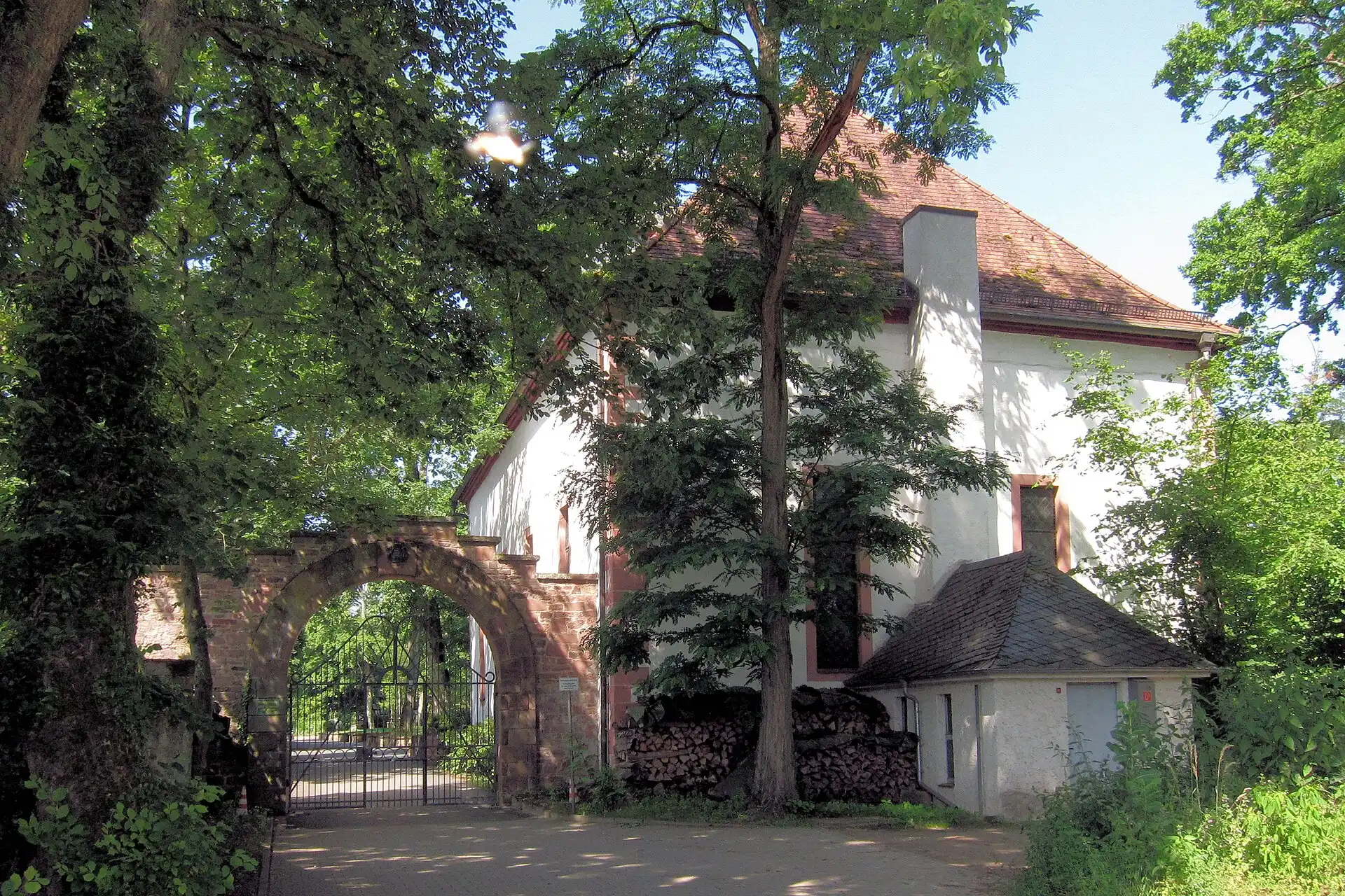 Osteingang von Schloss Philippseich bei Dreieich-Götzenhain