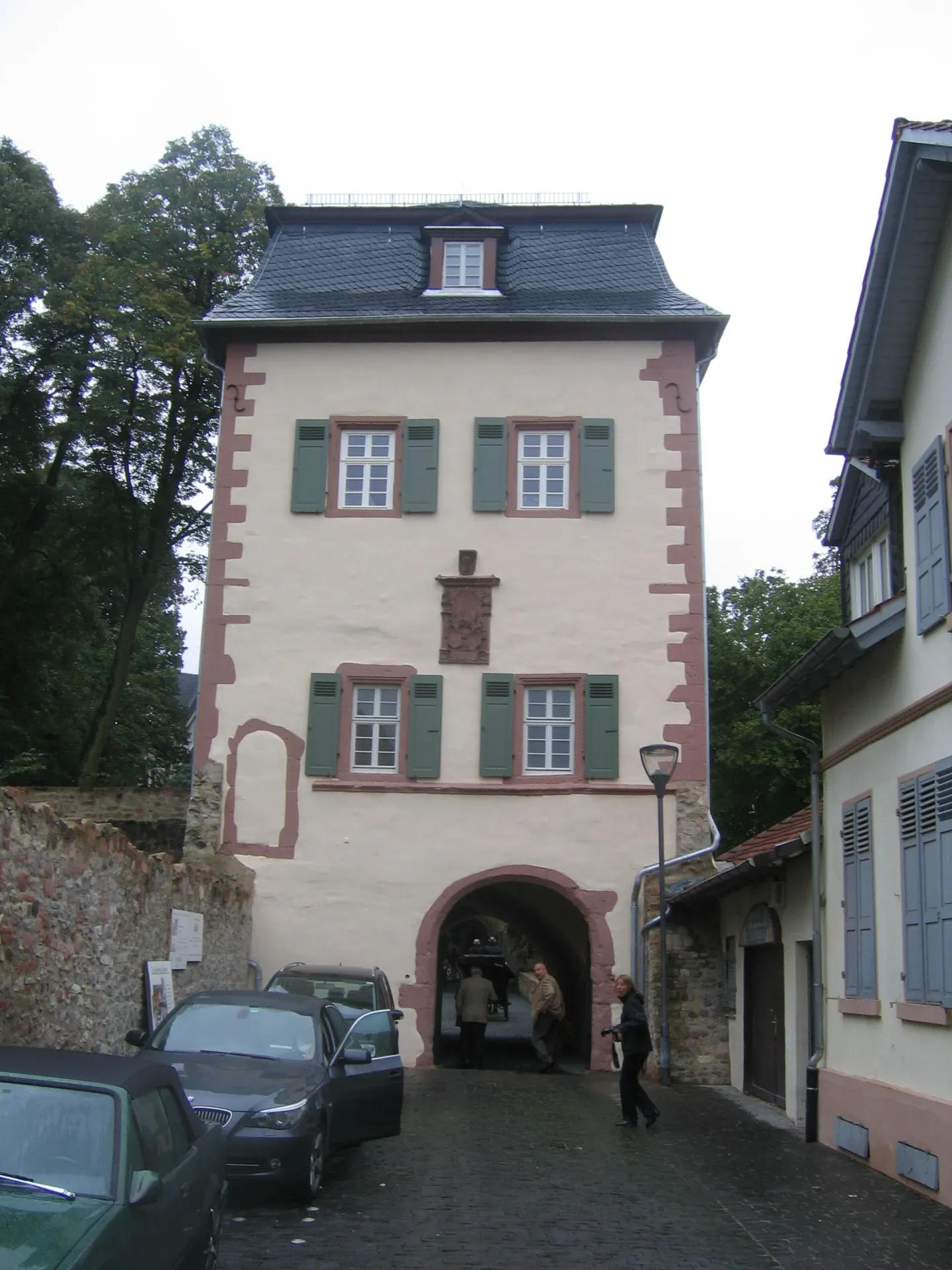 Torturm von Schloss Babenhausen mit Durchfahrt