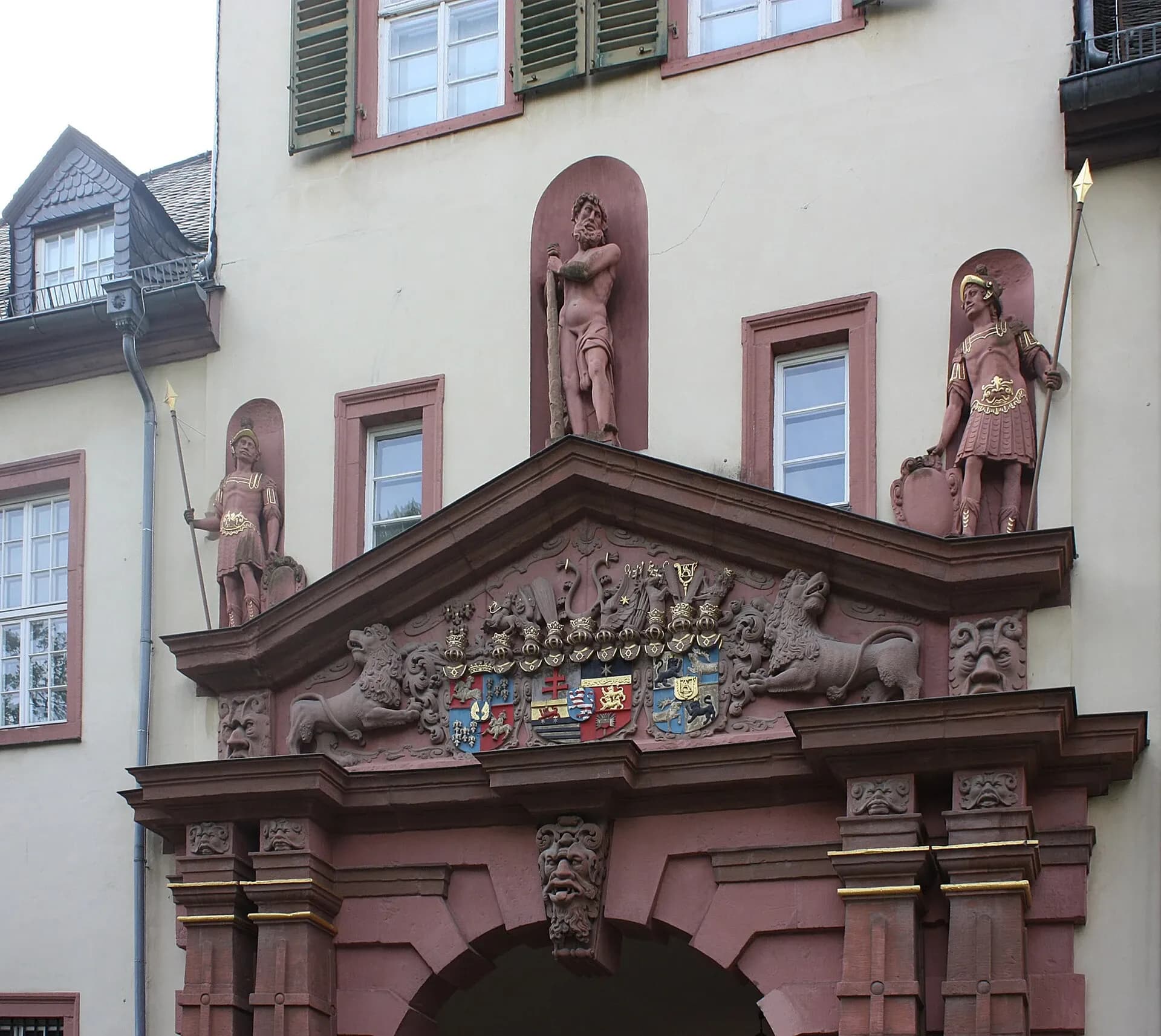 Portal des Unteren Tors am Schloss in Bad Homburg