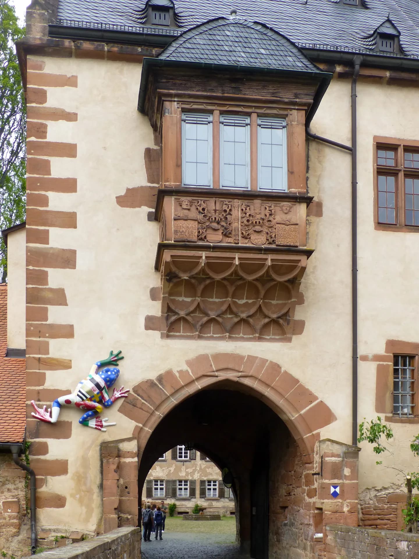 Torbogen des Wachtbaus von Schloss Büdingen