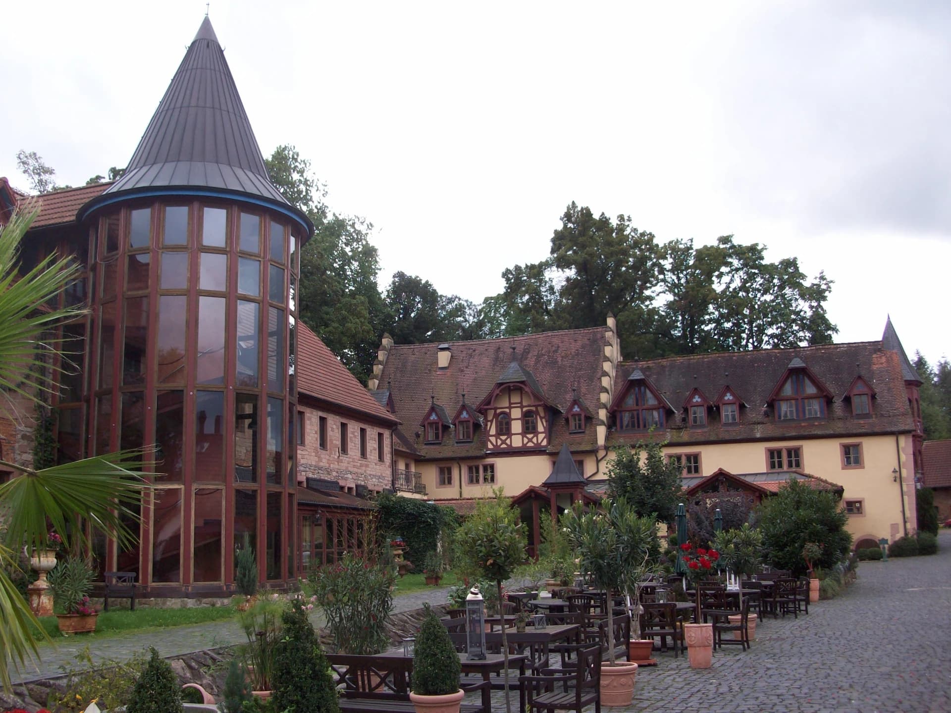 Schloss Weyberhöfe in Sailauf