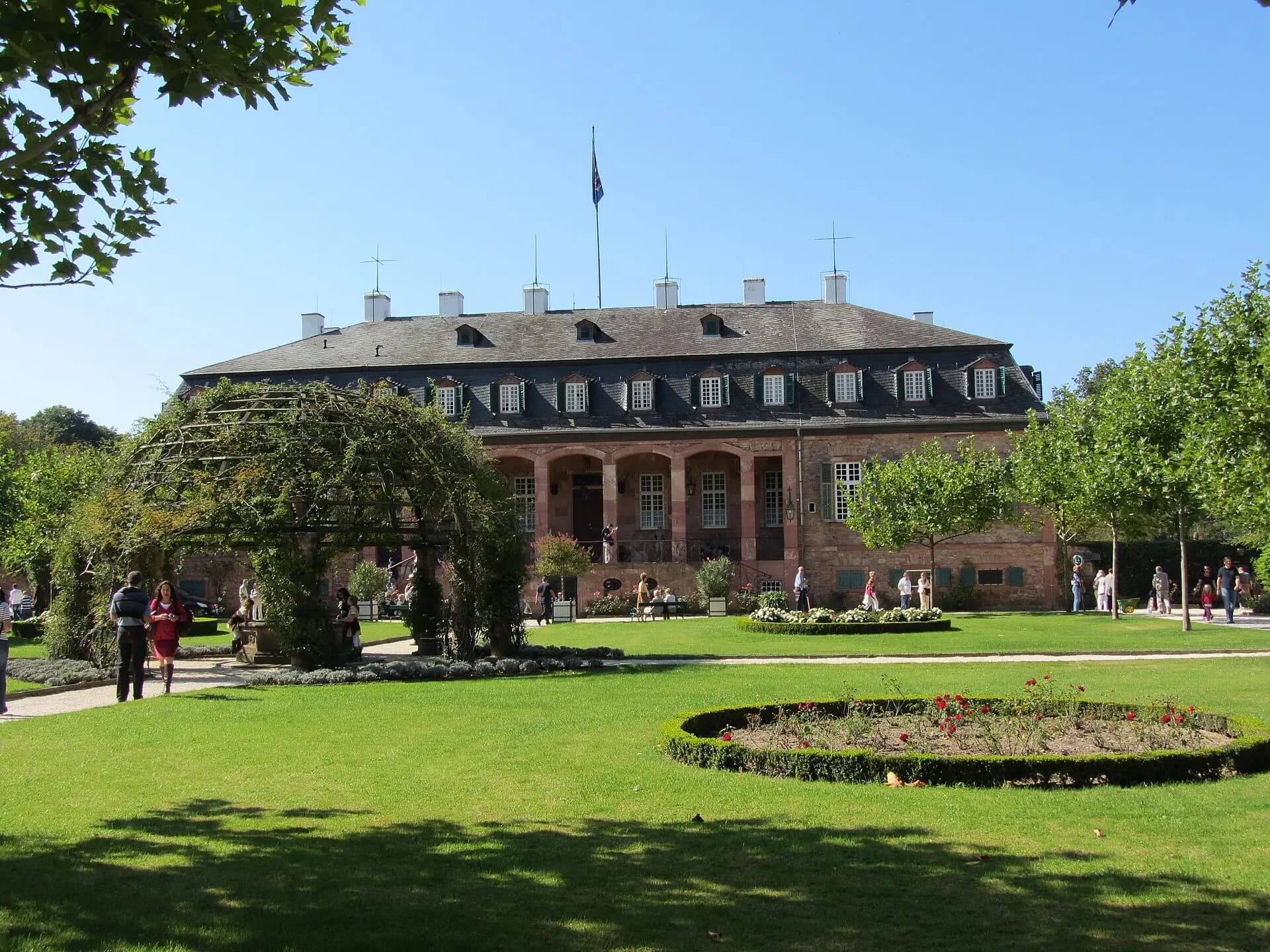 Herrenhaus von Schloss Wolfsgarten bei Langen