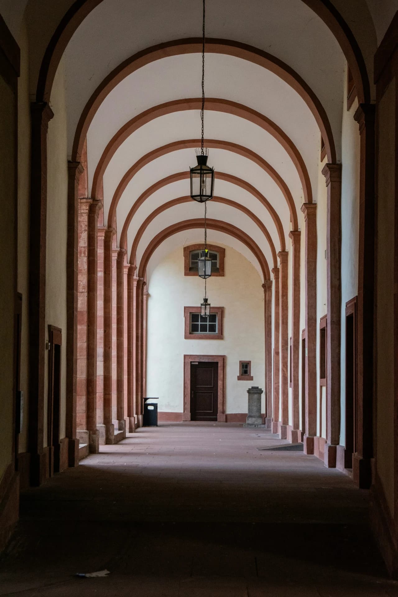 Arkadengang im Innenhof des Residenzschlosses in Darmstadt