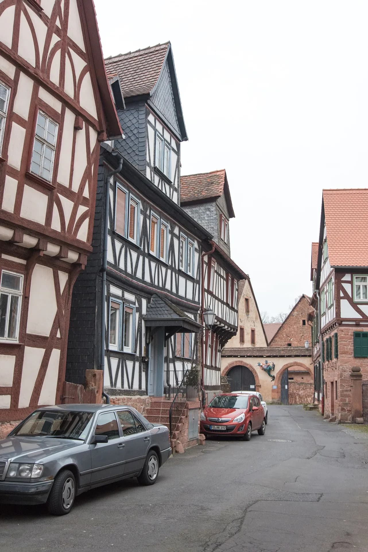Schlossgasse mit den Häusern 7 und 9 in Büdingen