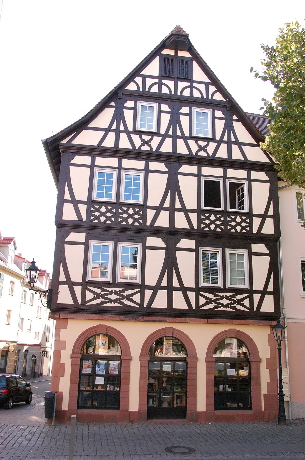 Fachwerk-Giebelhaus in der Schloßgasse in Aschaffenburg