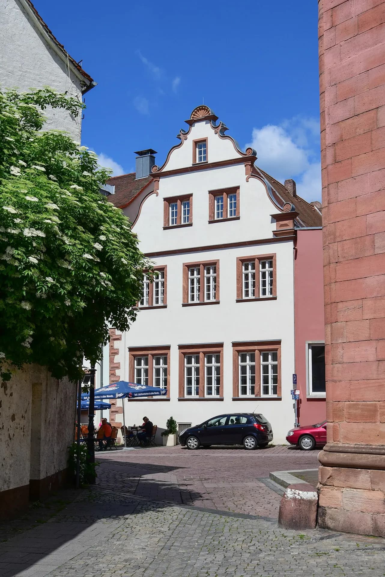 Renaissancehaus mit Schweifgiebel in der Schloßgasse in Aschaffenburg