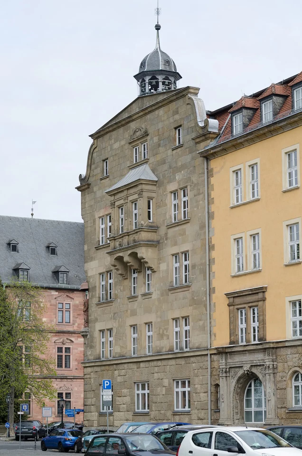 Justizgebäude am Schloßplatz in Aschaffenburg