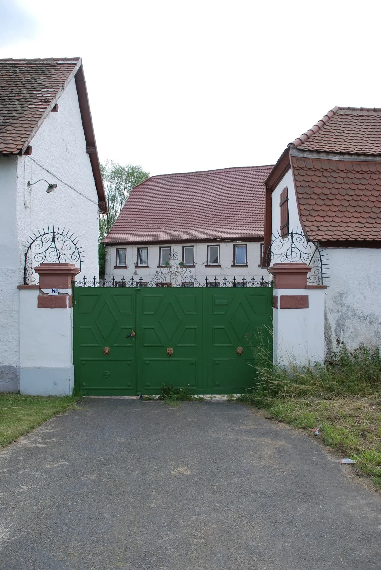 Hofeinfahrt der Schmeihmühle in Pfungstadt