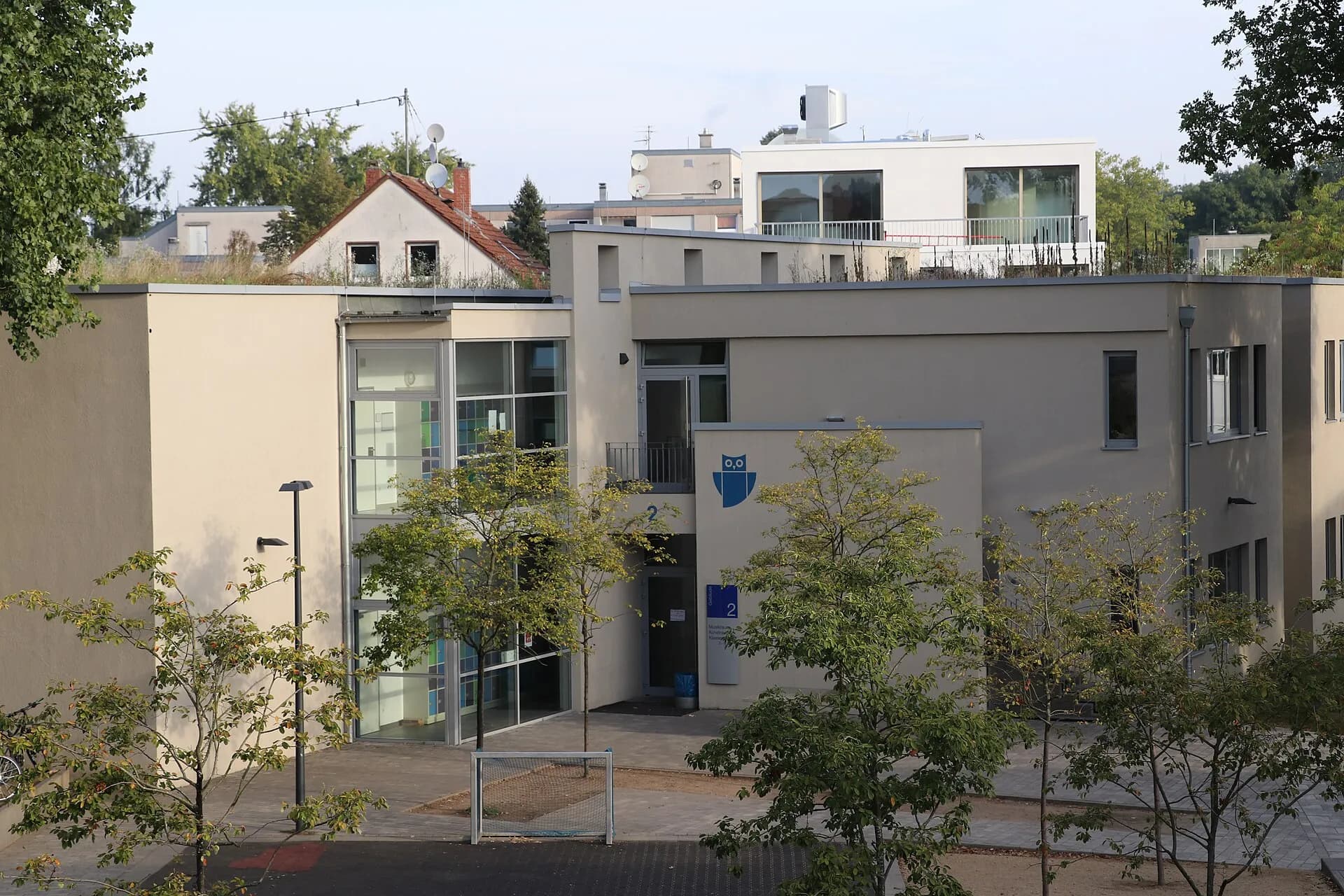 Schulgebäude an der Kastanienhöhe in Frankfurt Nieder-Erlenbach