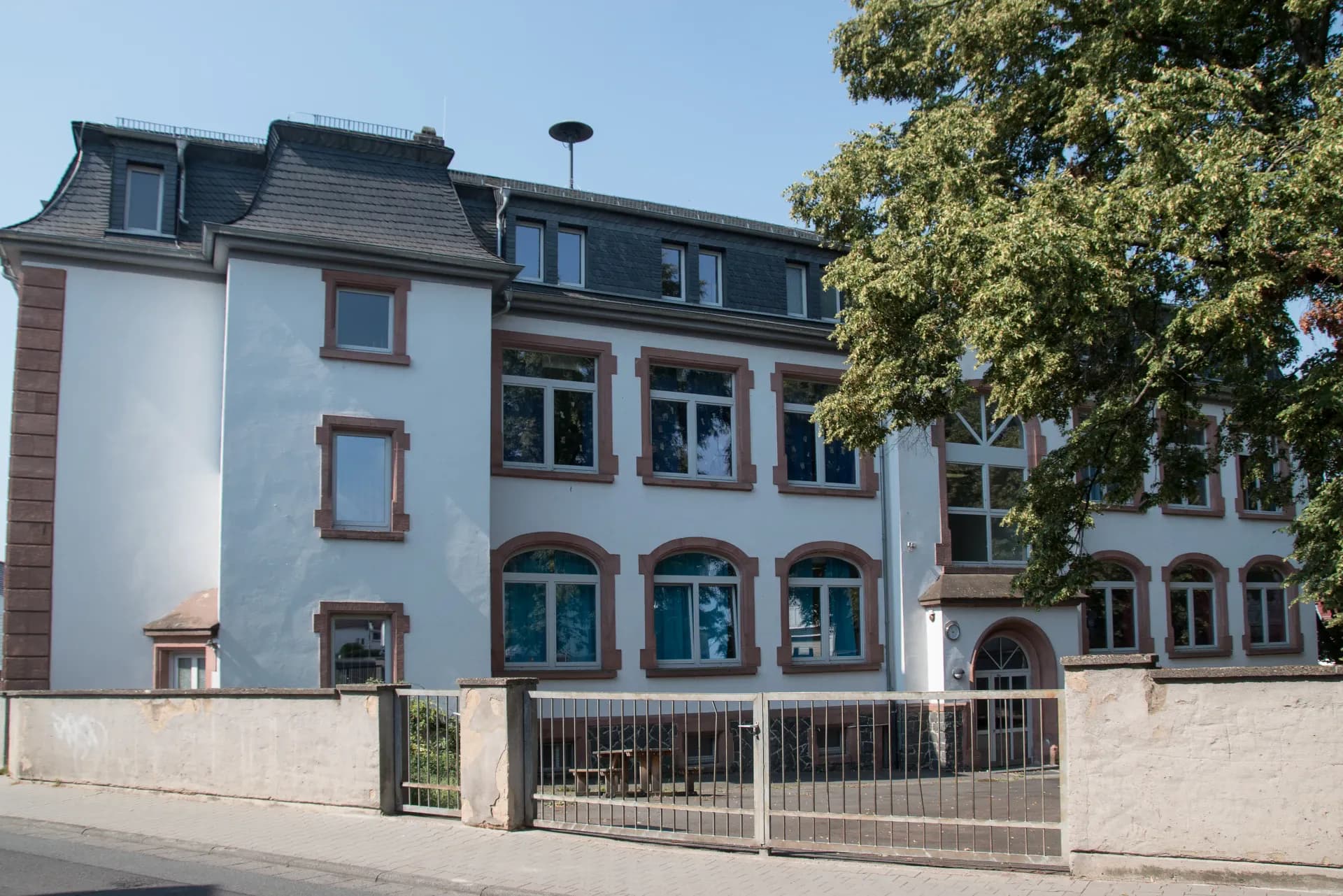 Schulhaus an der Schulstraße in Ober-Ramstadt