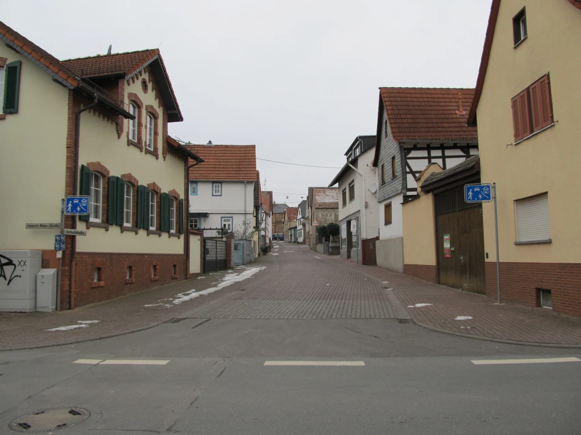 Schulstraße im Ortskern von Marxheim