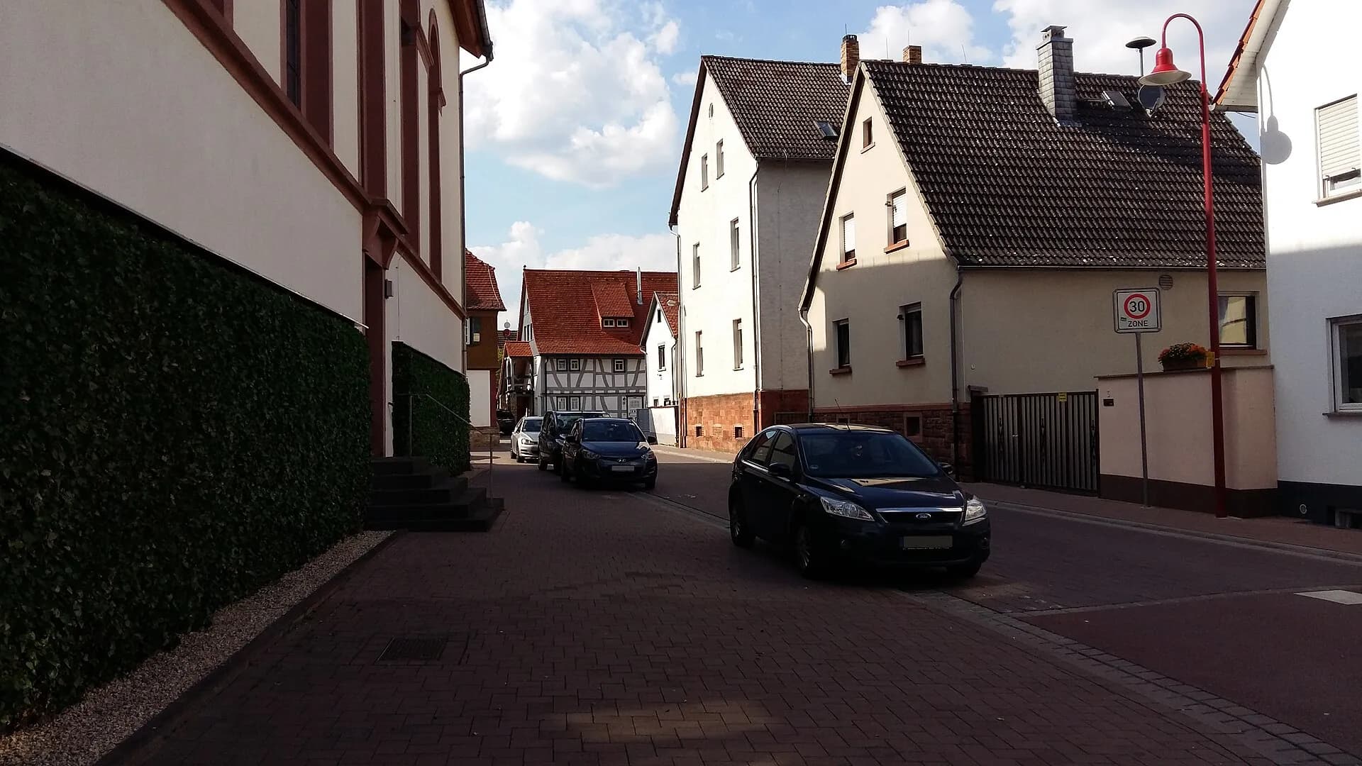 Blick durch die Schulstraße in Eppertshausen