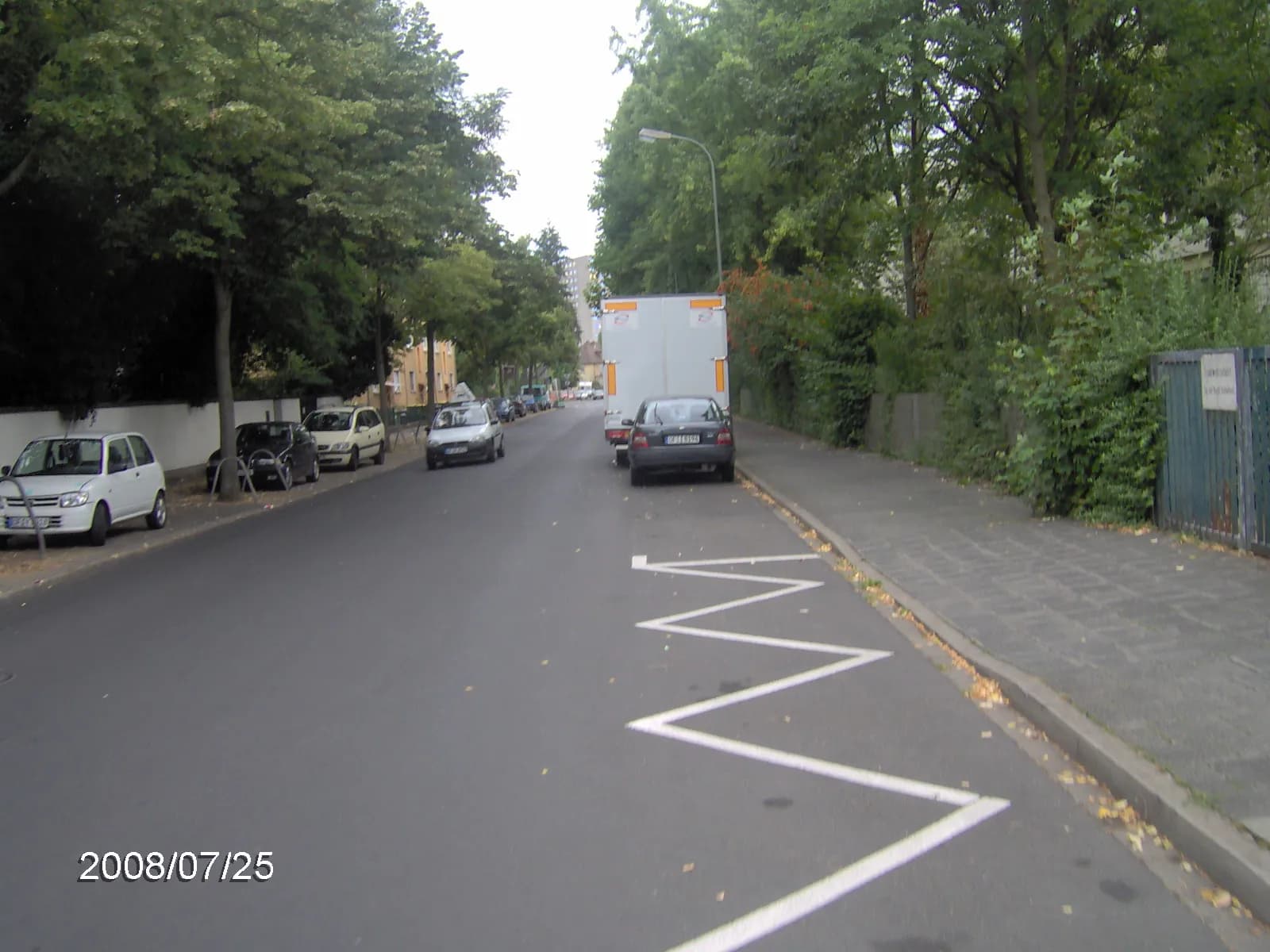 Baumbestandene Schumannstraße in Offenbach-Lauterborn