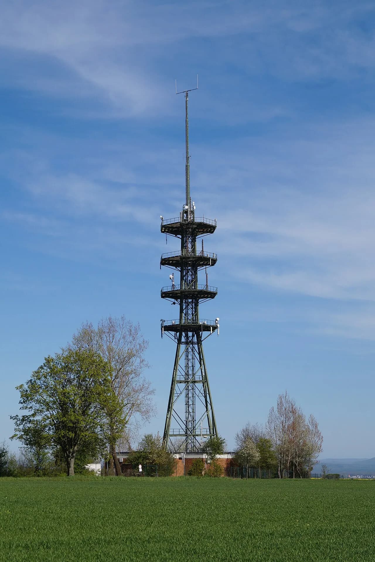 Sendeturm auf dem Hühnerberg bei Maintal