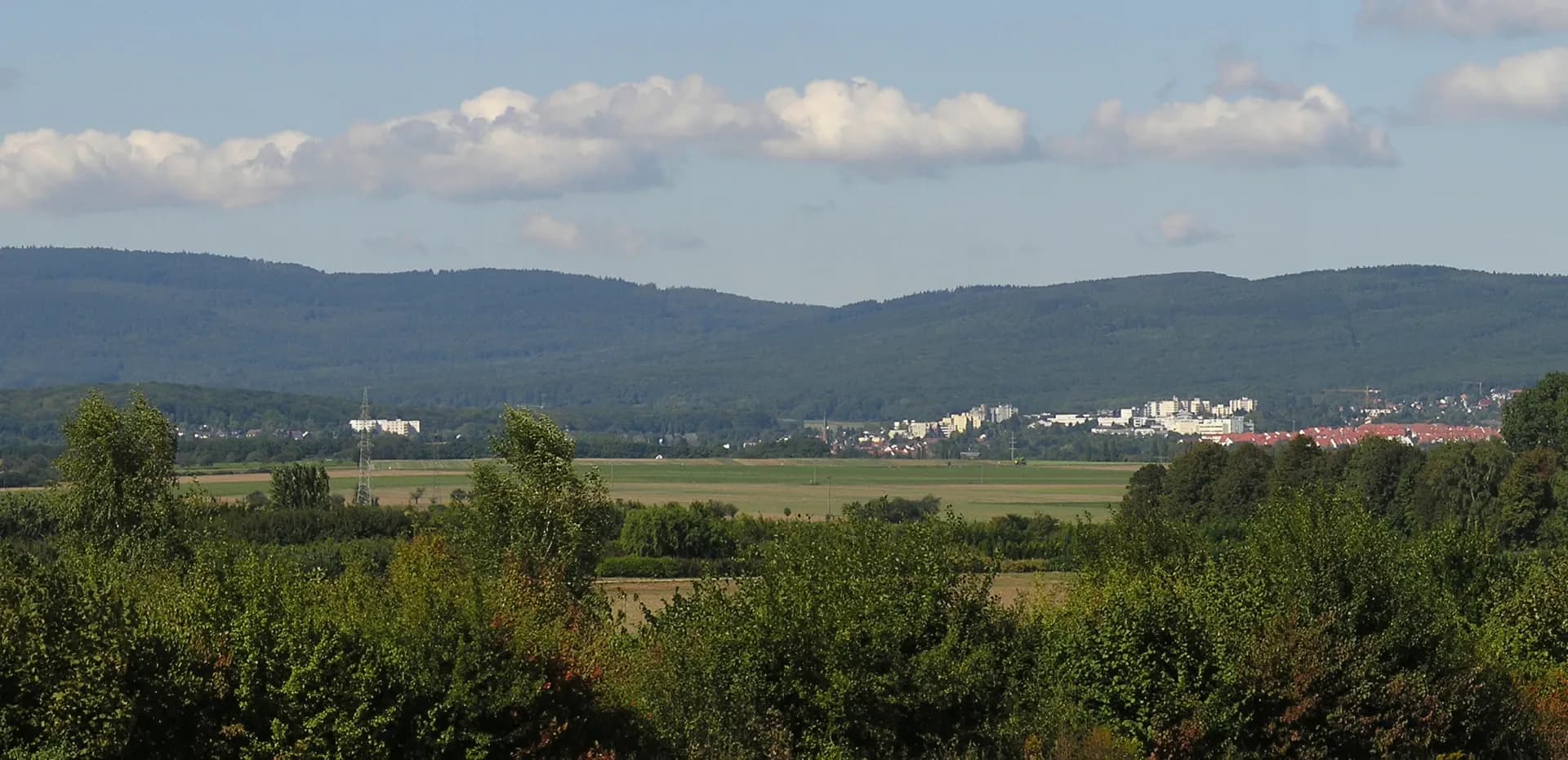 Blick über die Feldflur auf Seulberg in Friedrichsdorf