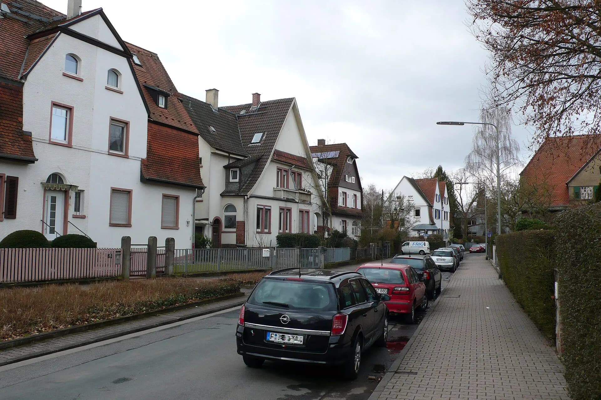Siedlung Wiesenau an der Hohemarkstraße in Frankfurt Niederursel