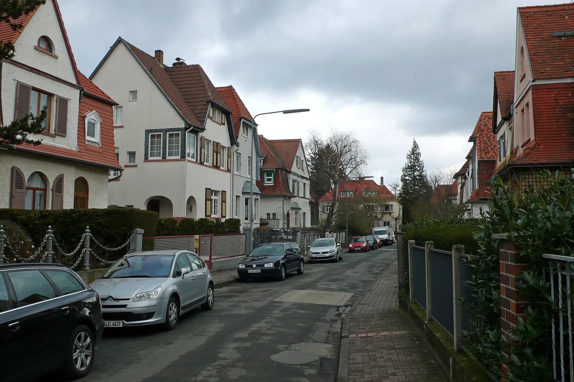 Siedlung Wiesenau an der Goldgrubenstraße in Frankfurt Niederursel