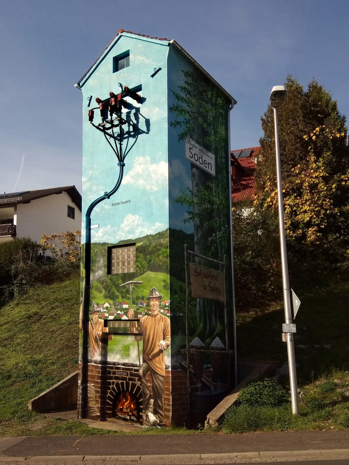 Bemalte Transformatorstation im Ortsteil Soden in Sulzbach am Main