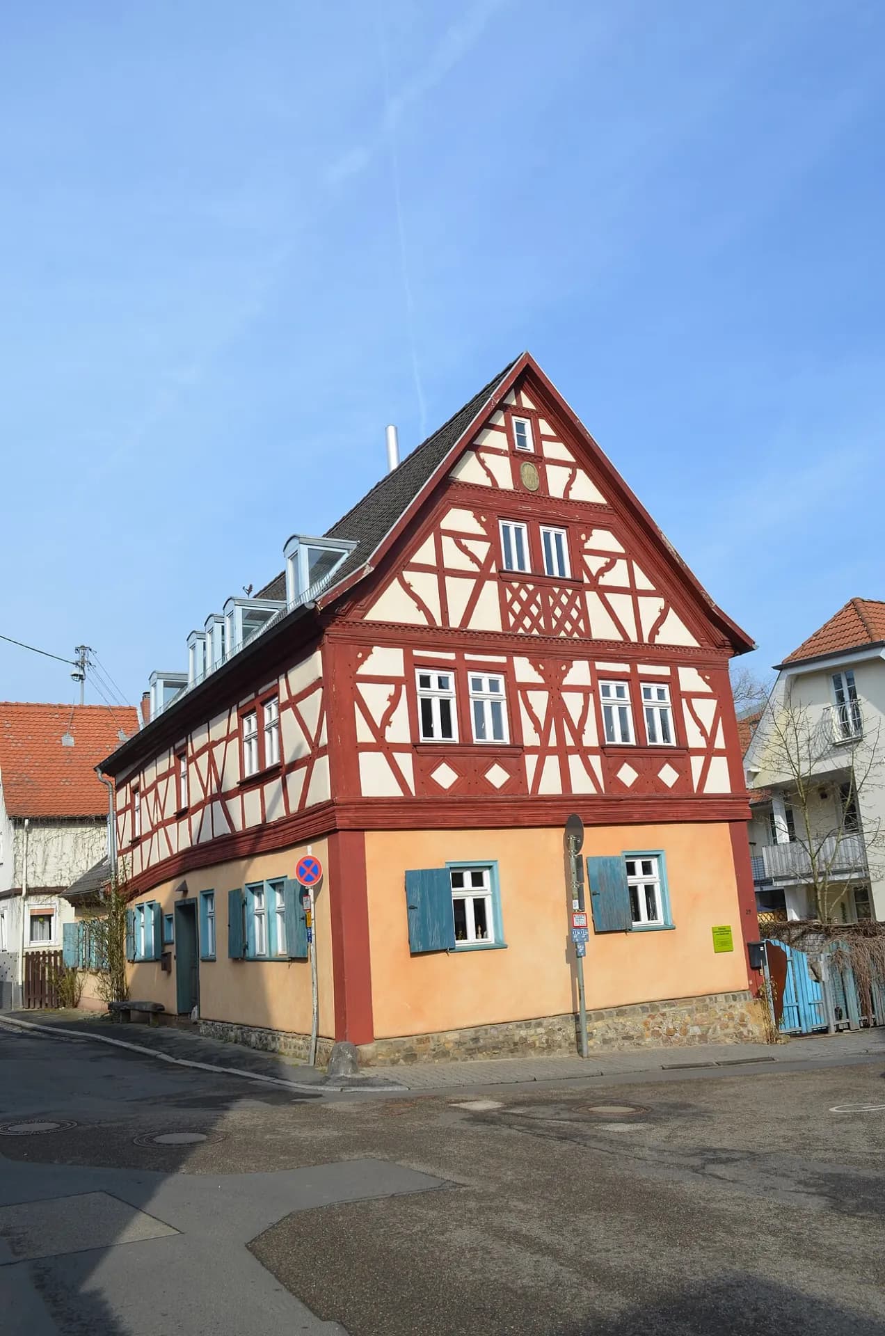 Solms-Rödelheimsches Rathaus in Alt-Niederursel in Frankfurt Niederursel