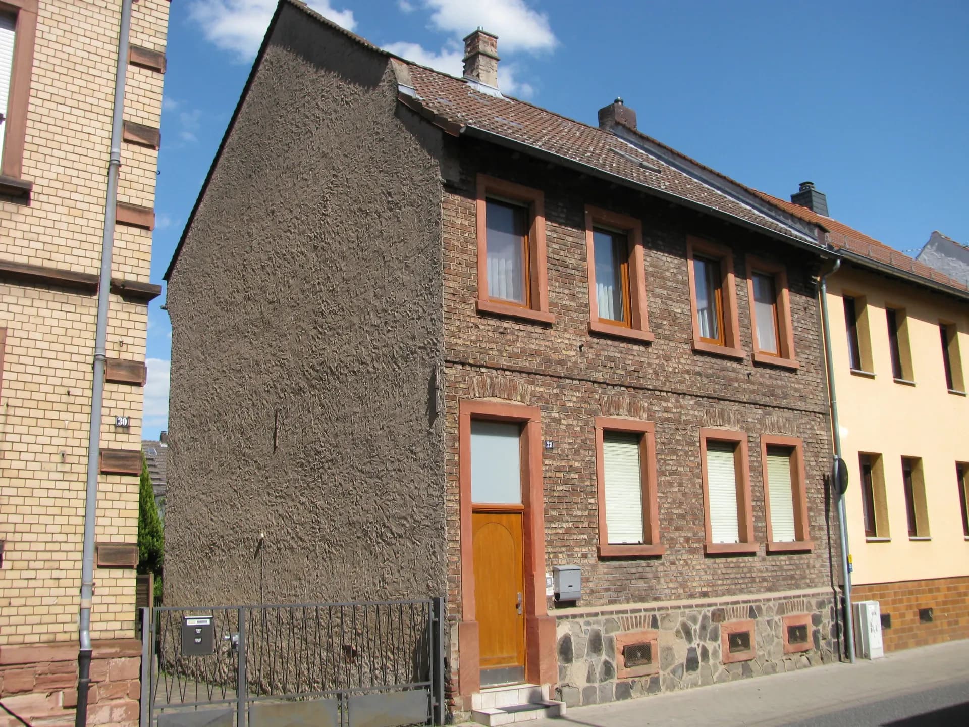 Bruchsteinhaus in der Spessartstraße in Hanau-Großauheim