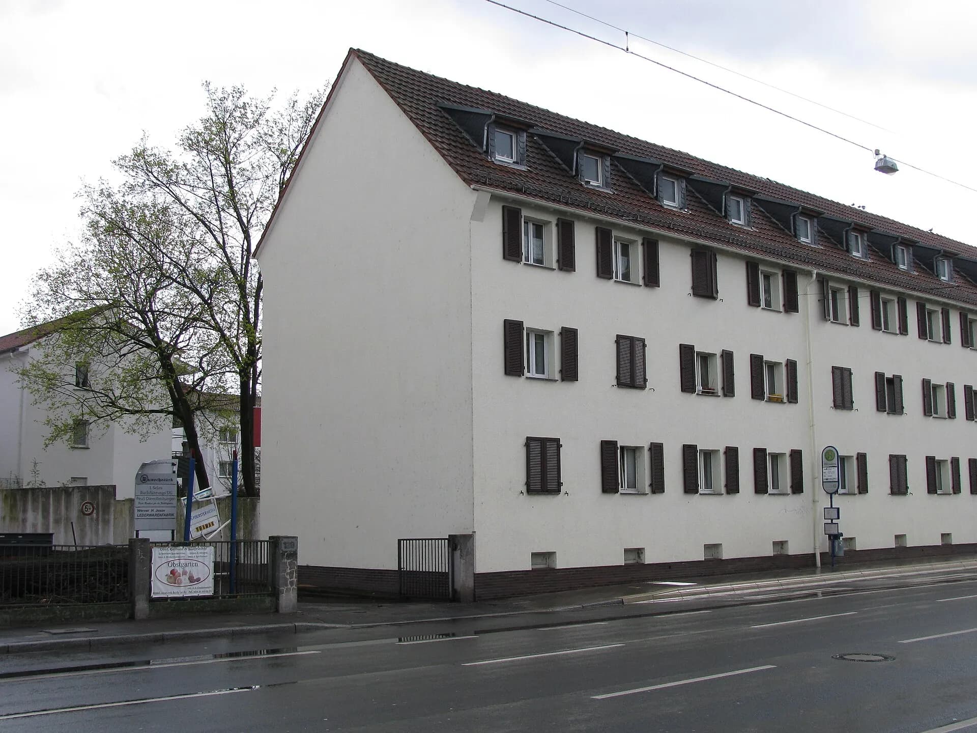 Wohnzeile an der Sprendlinger Landstraße 122 in Offenbach-Buchrain