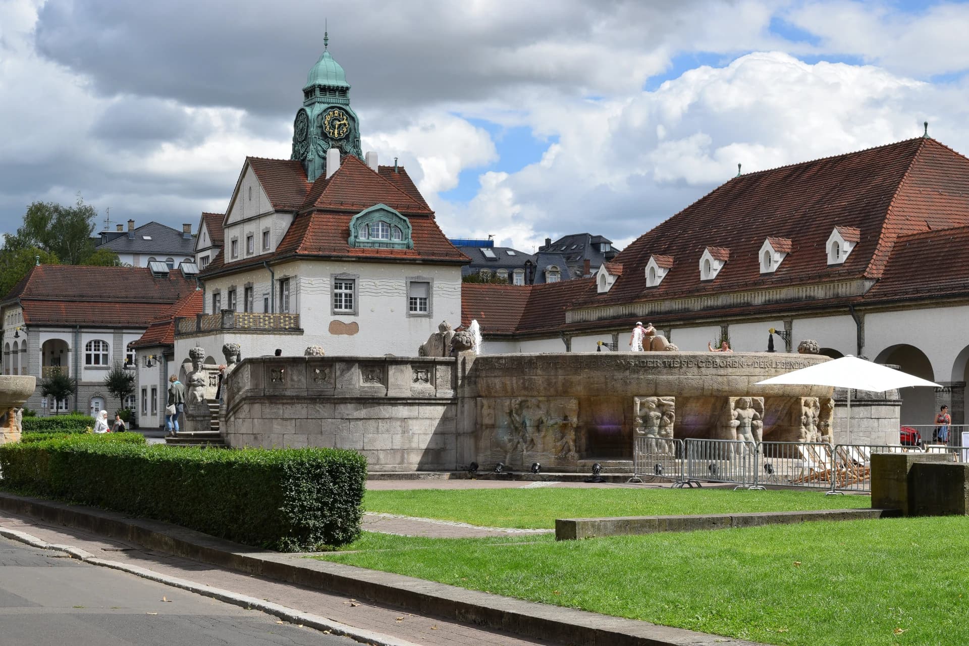 Badehäuser und Brunnenanlage im Sprudelhof in Bad Nauheim