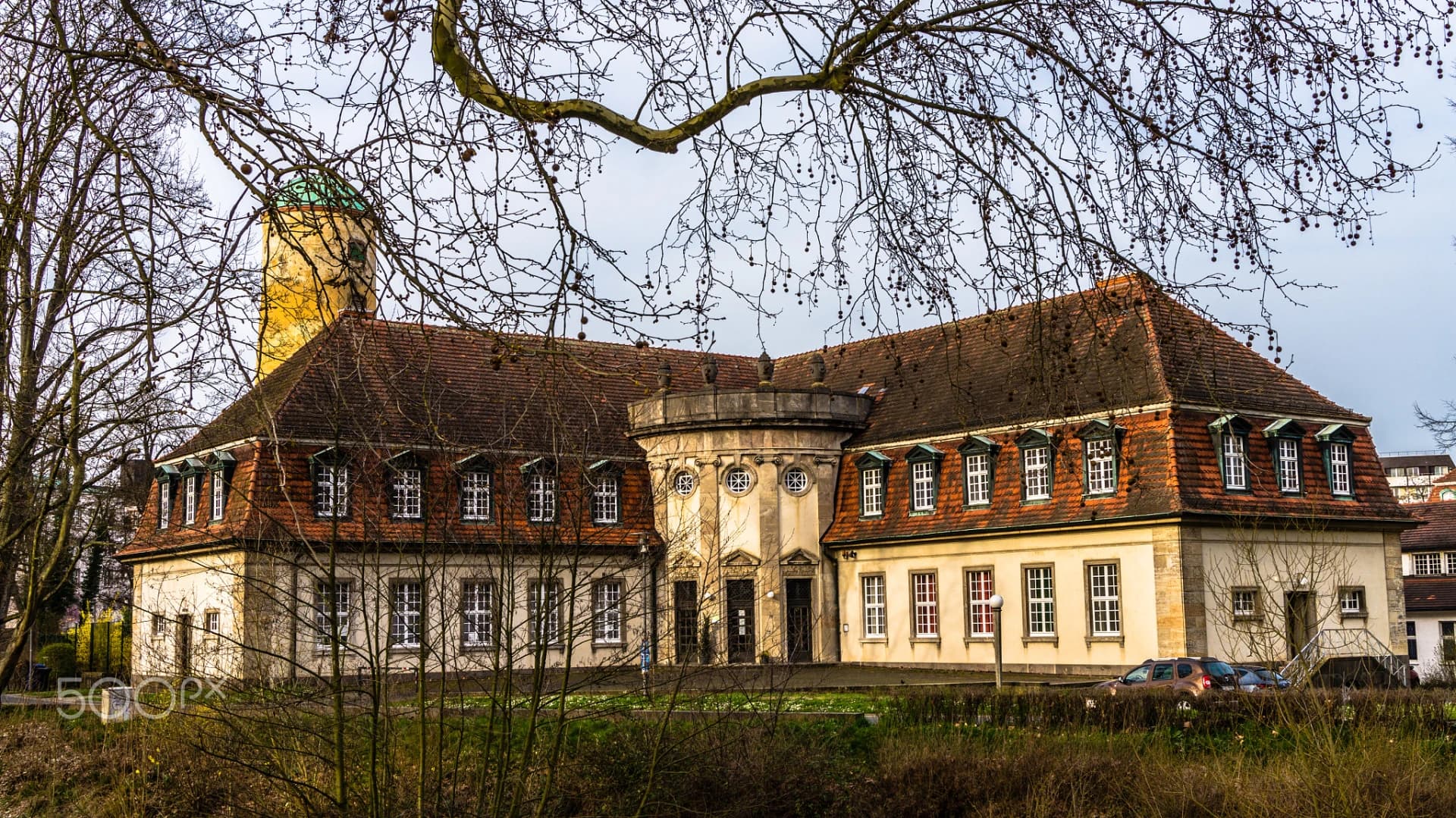Badehaus mit Turm im Sprudelhof in Bad Nauheim