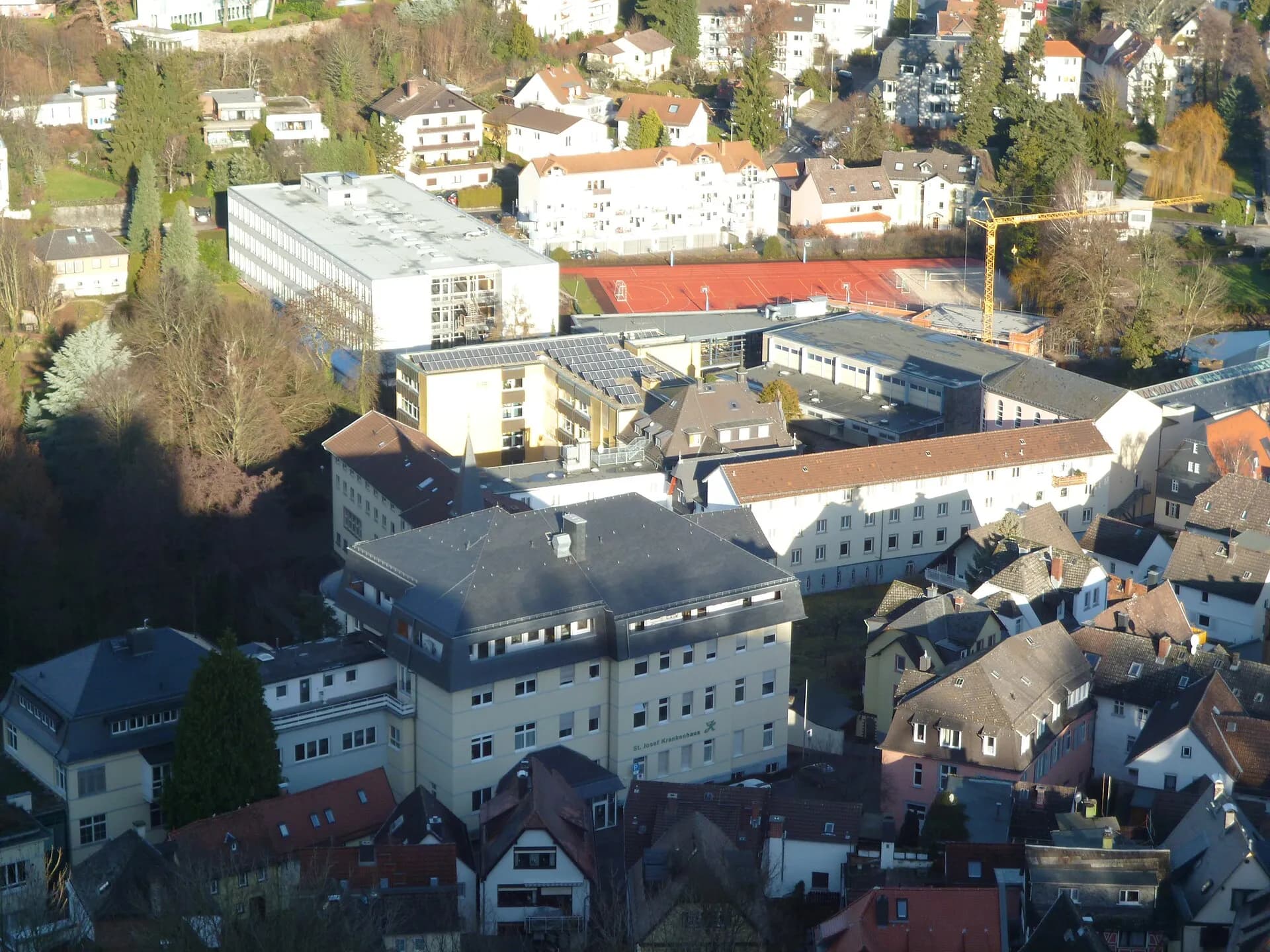 Luftbild der St.-Angela-Schule in Königstein im Taunus