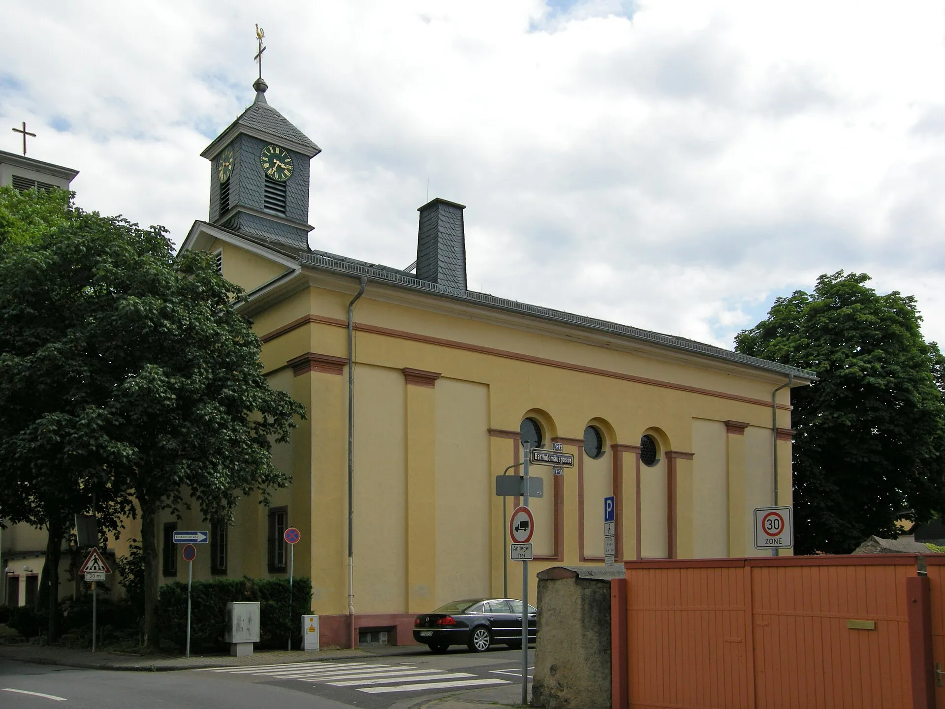 Katholische Kirche St. Bartholomäus in Frankfurt-Zeilsheim