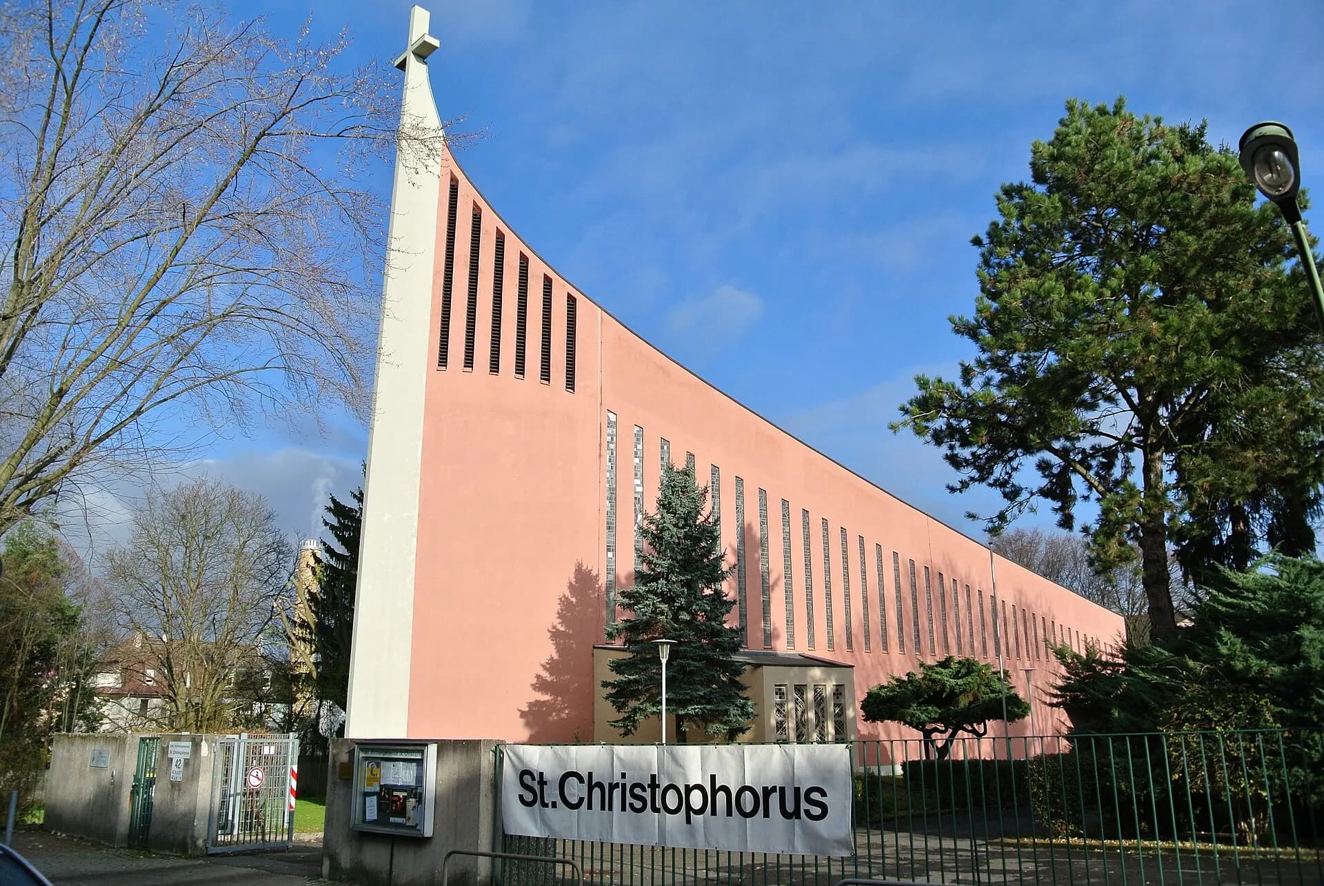 Kirche St. Christophorus in Frankfurt-Preungesheim