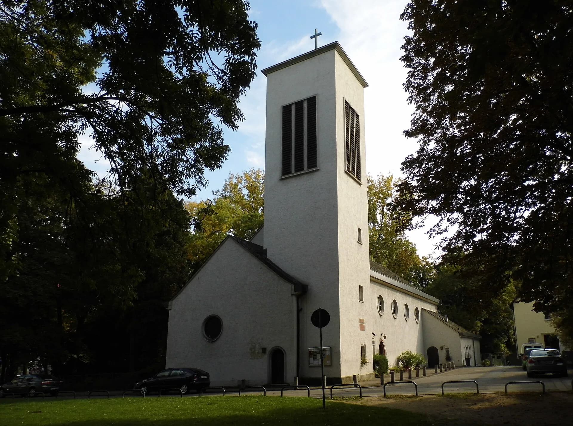 Kirche St. Cyriakus in Frankfurt Rödelheim