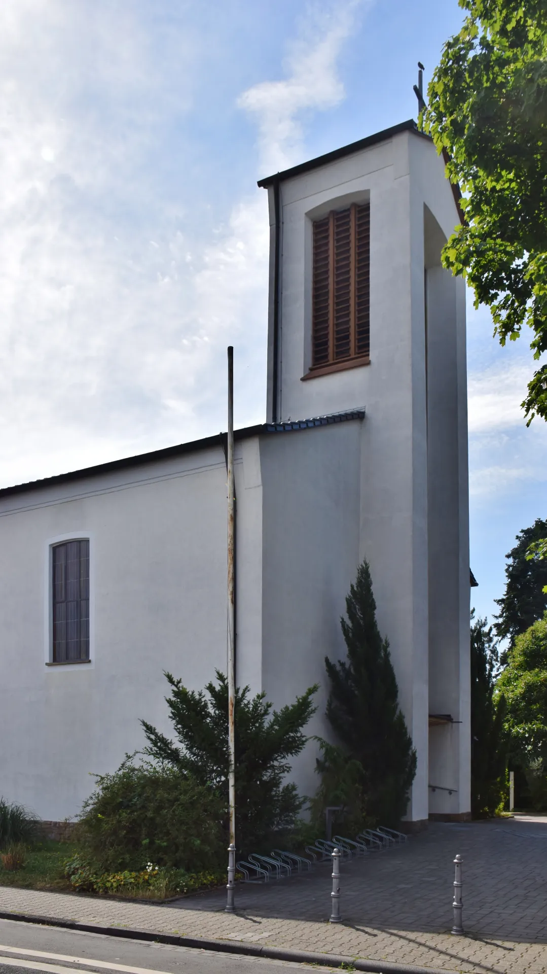 Katholische Kirche St. Jakobus der Ältere in Nauheim von Nordwesten