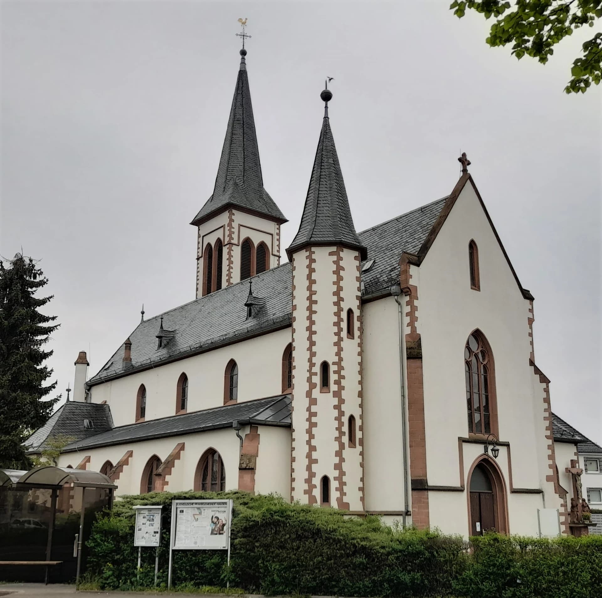 Katholische Kirche St. Josef im Obertshausener Stadtteil Hausen