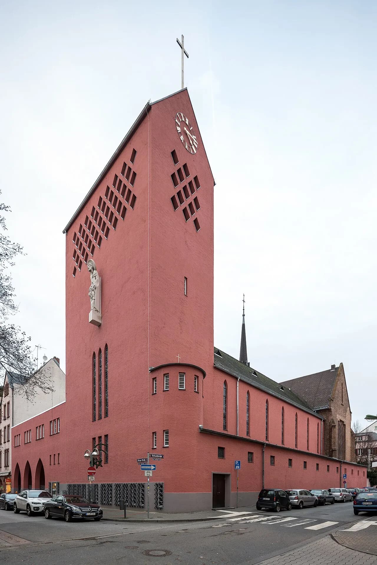 Katholische Kirche St. Josef in Frankfurt Bornheim
