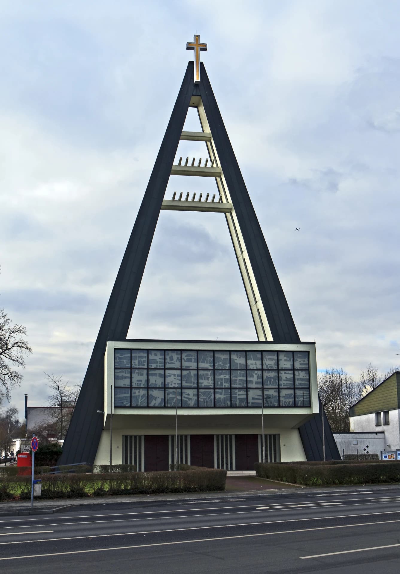 Kirche St. Konrad in Offenbach-Tempelsee