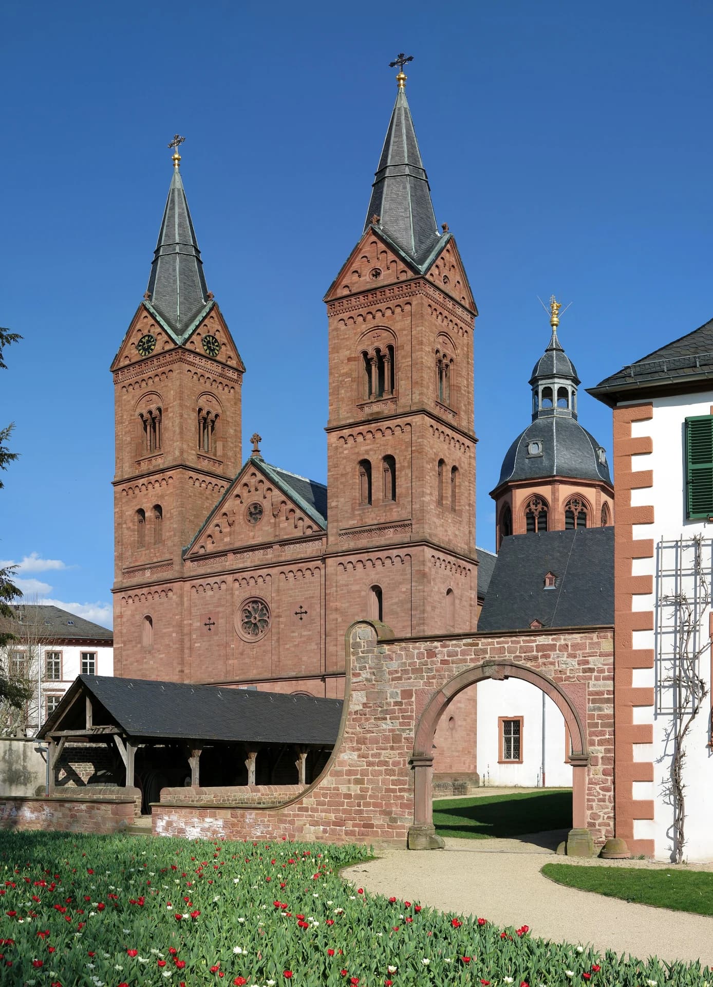Westbau der Einhardbasilika in Seligenstadt