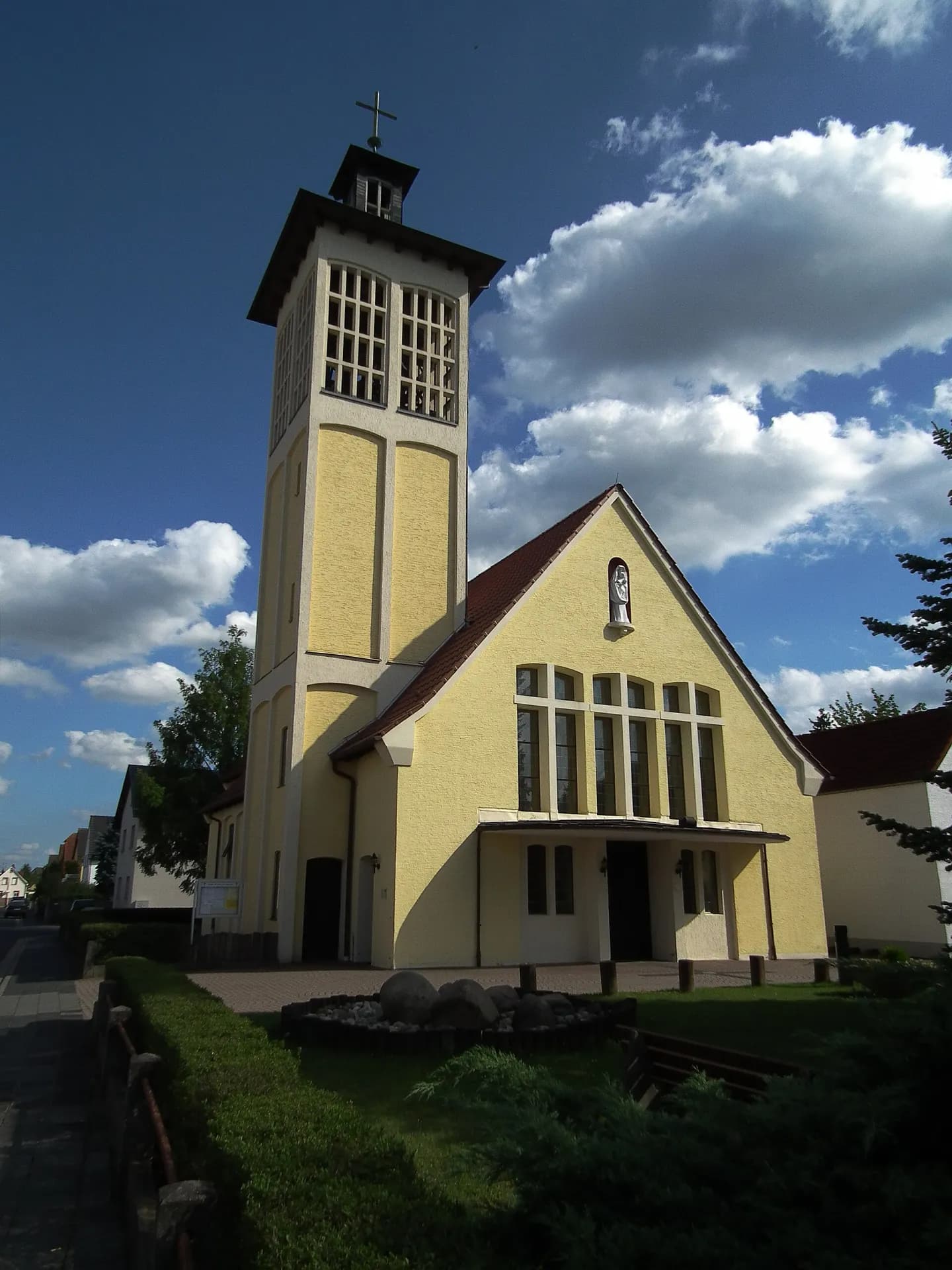 Katholische Kirche St. Marien in Rodgau-Dudenhofen