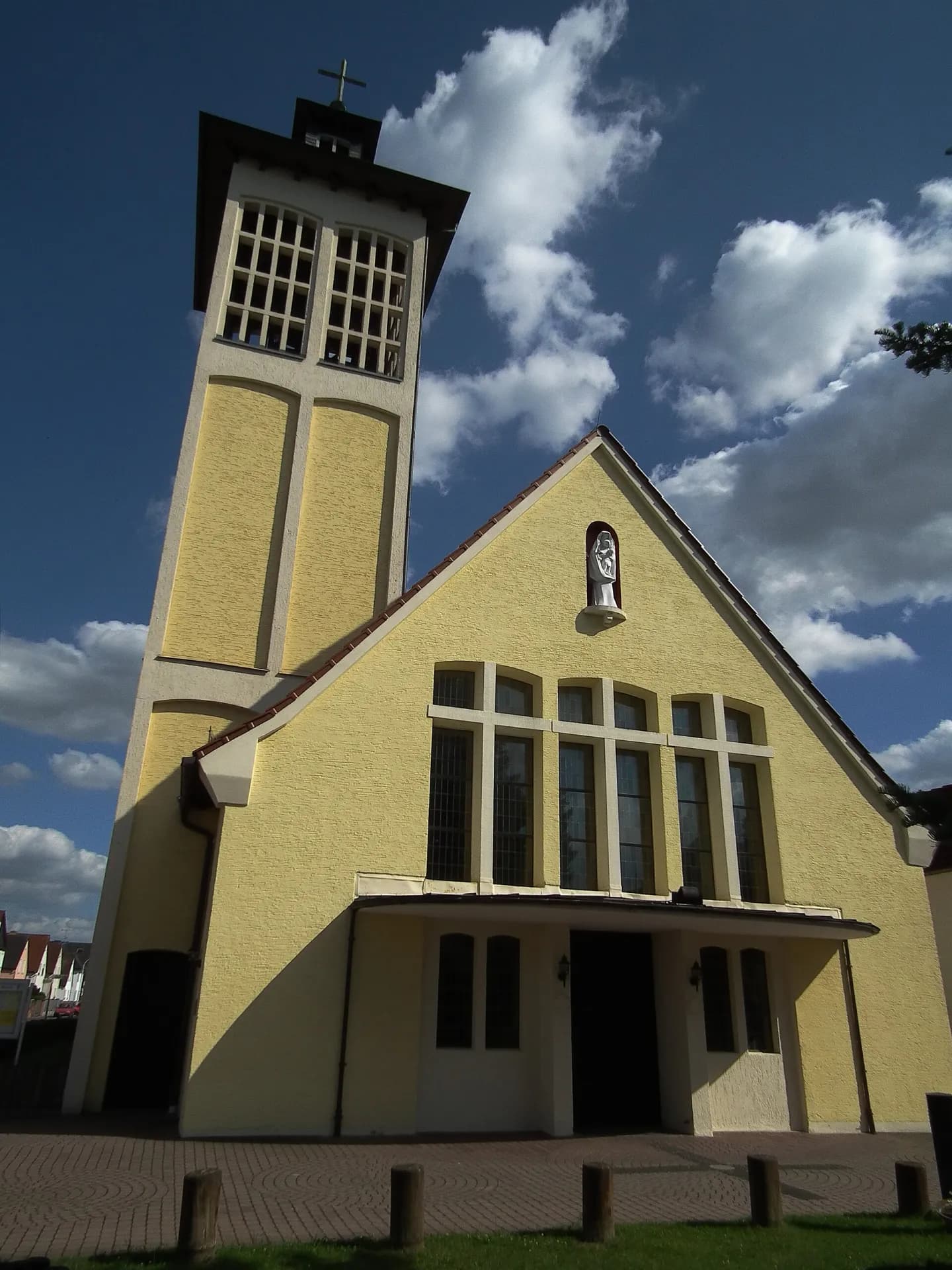 Katholische Kirche St. Marien in Rodgau-Dudenhofen