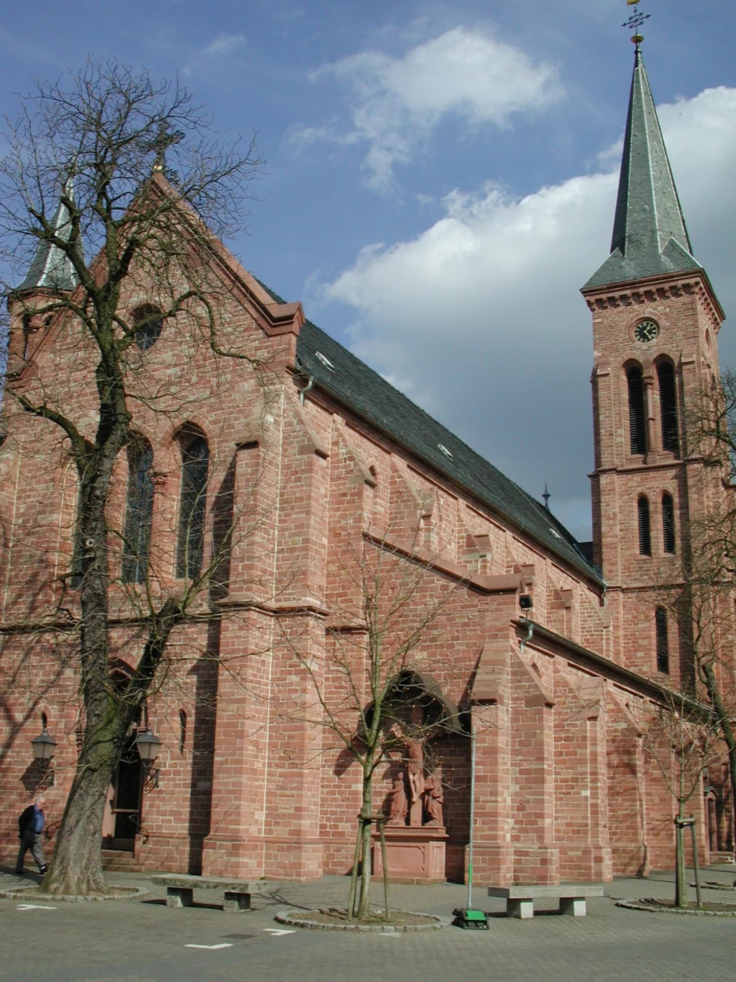 Sandsteinkirche St. Nikolaus in Rodgau-Jügesheim