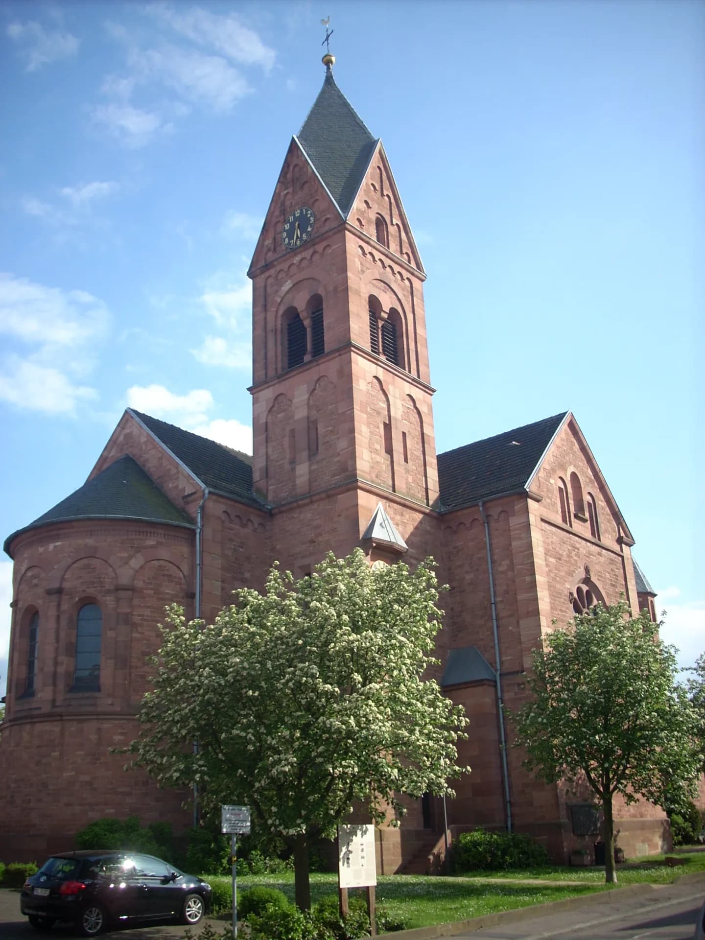 Kirchturm von St. Nikolaus in Wörth am Main