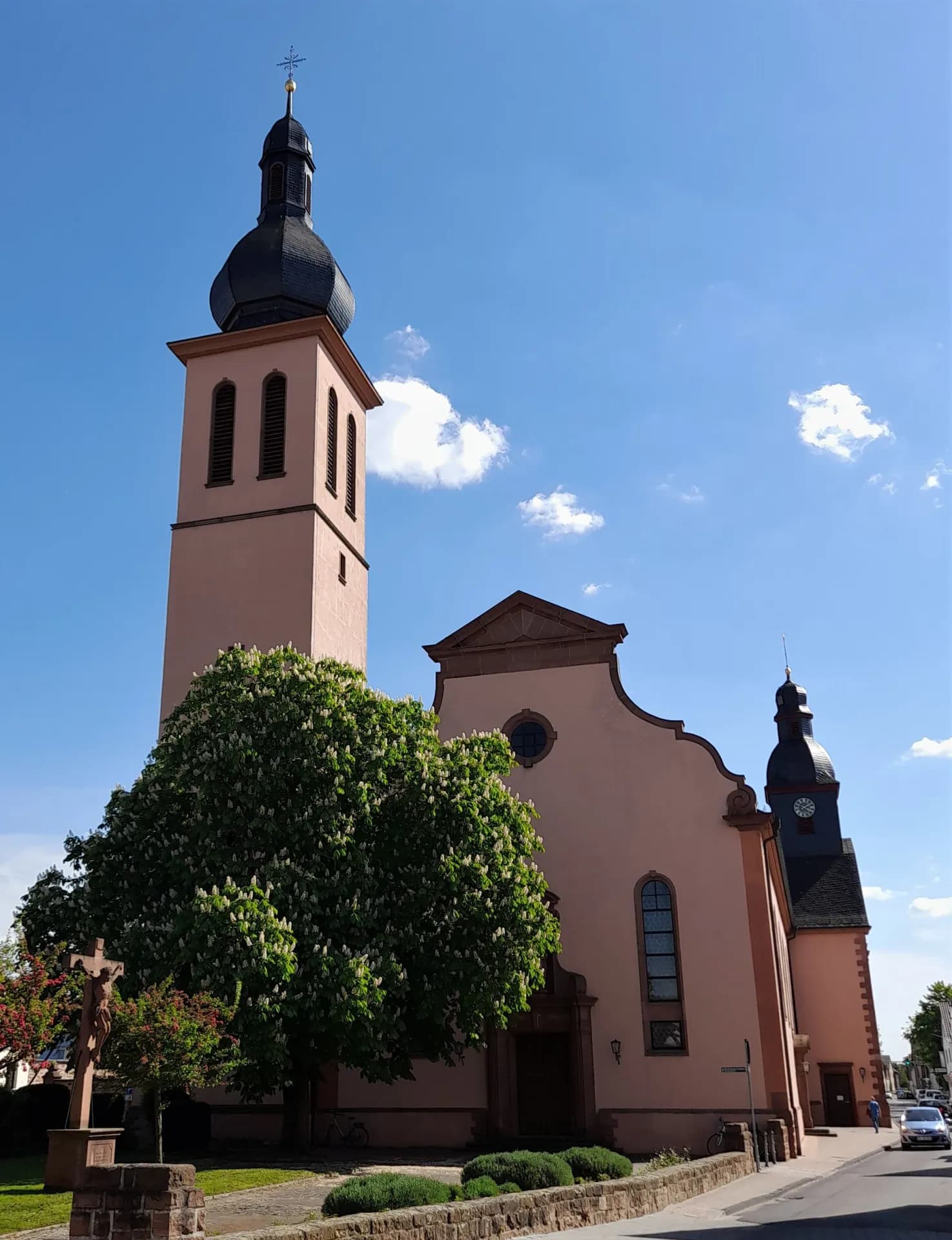 Pfarrkirche St. Nikolaus in Hainburg-Klein-Krotzenburg von Norden