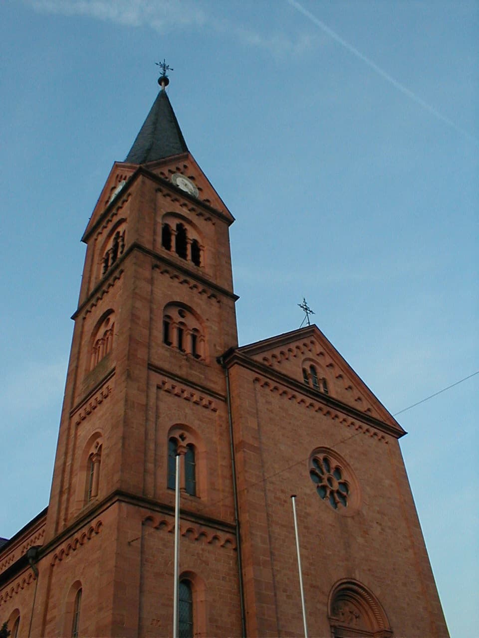 Turm der Pfarrkirche St. Nikolaus in Goldbach